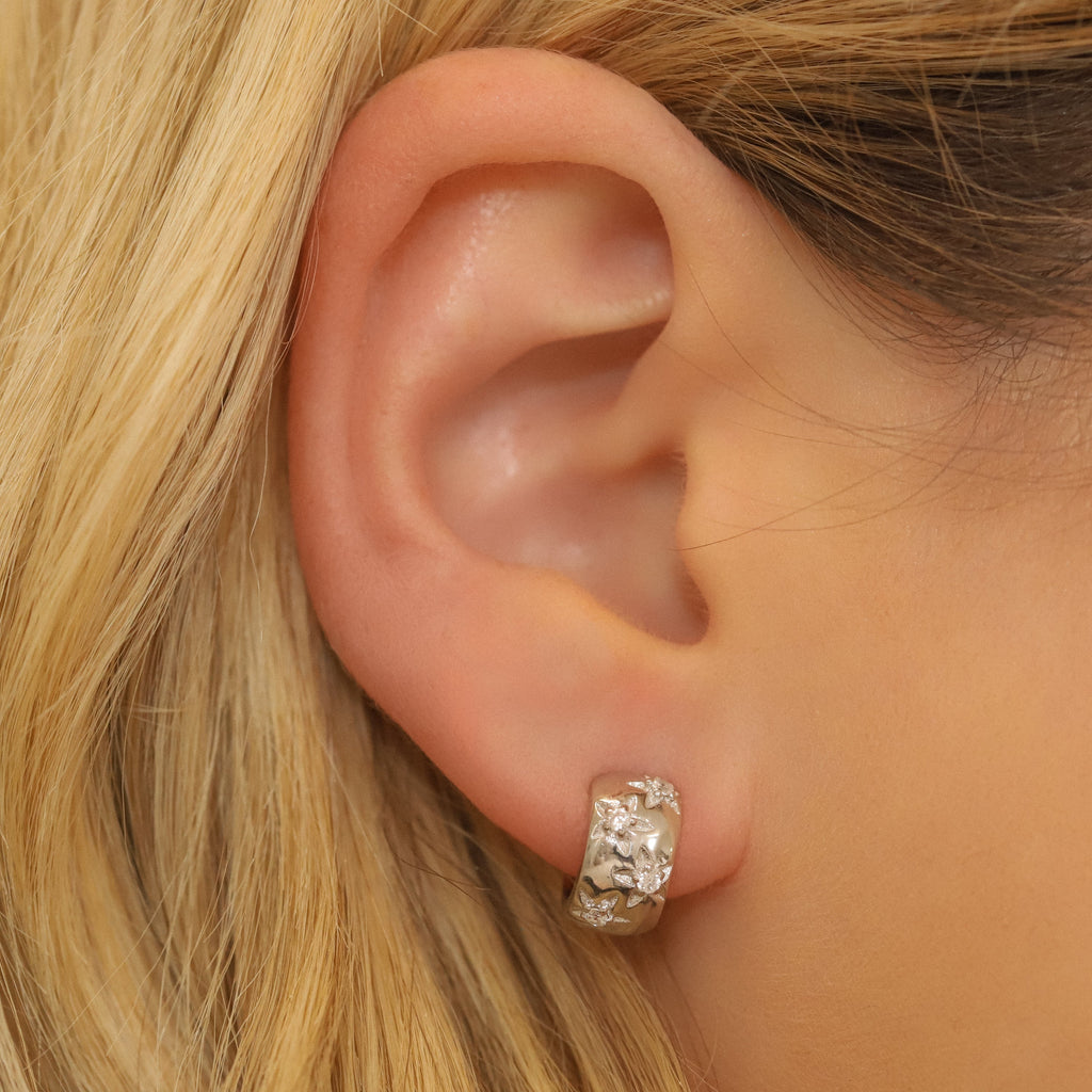 Thea Chunky Star Huggie Earrings | 925 Sterling Silver