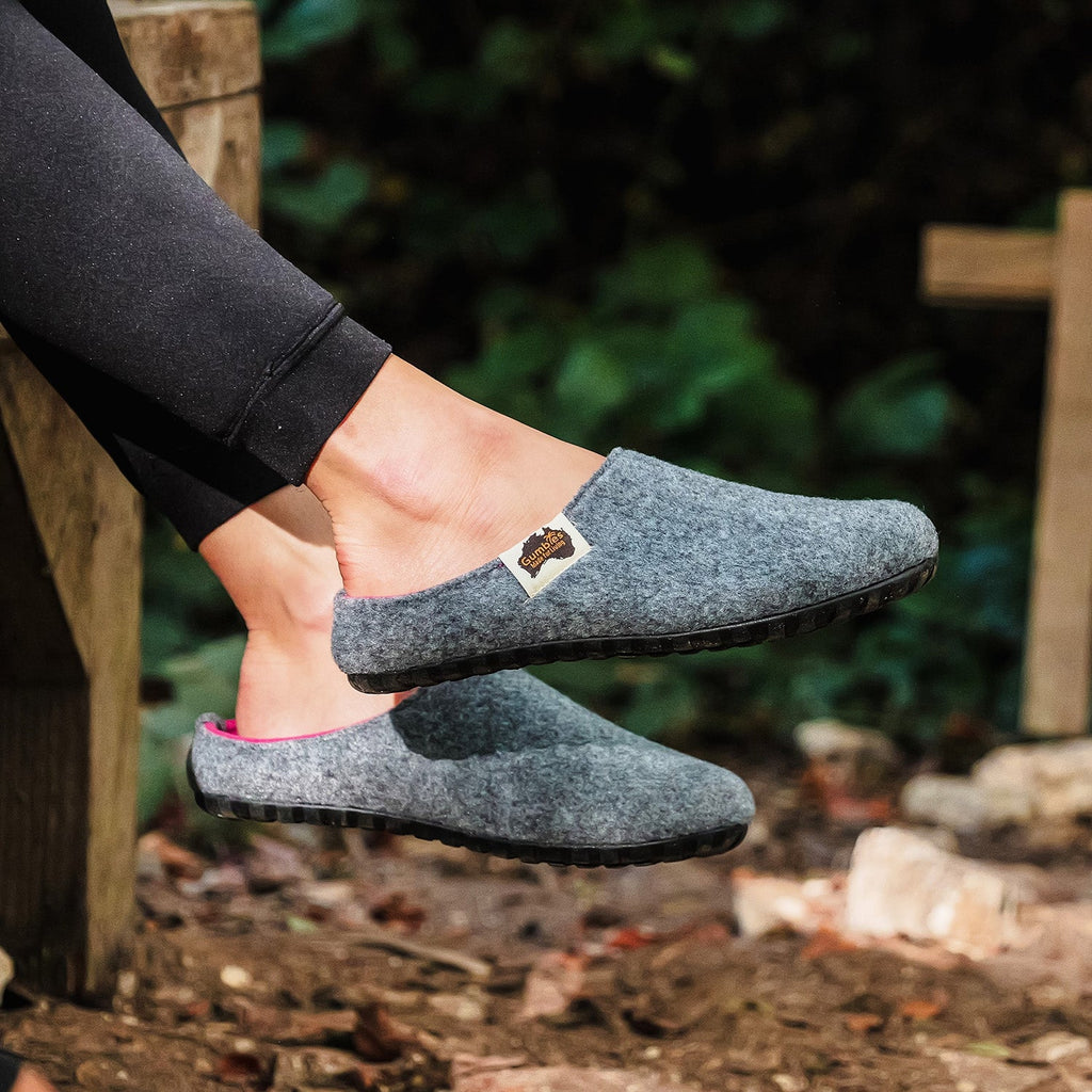 Outback Women's Slipper in Grey and Pink