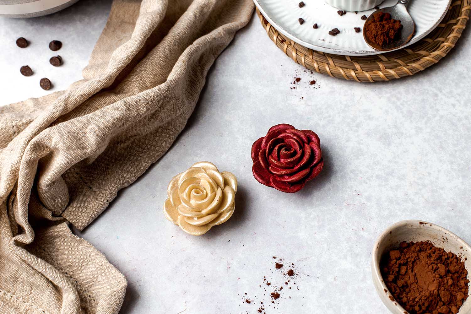 White & Red Roses Gift Box