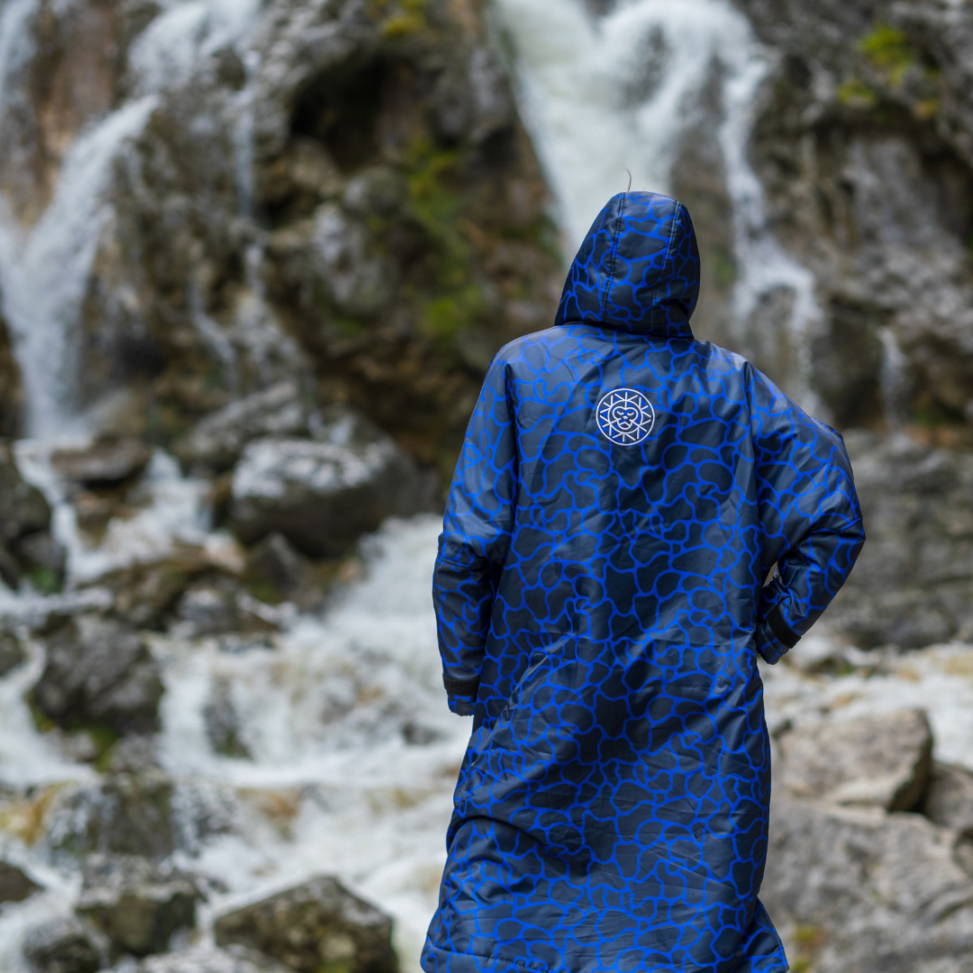 Unisex Brass Monkey Dip Coat Water Design