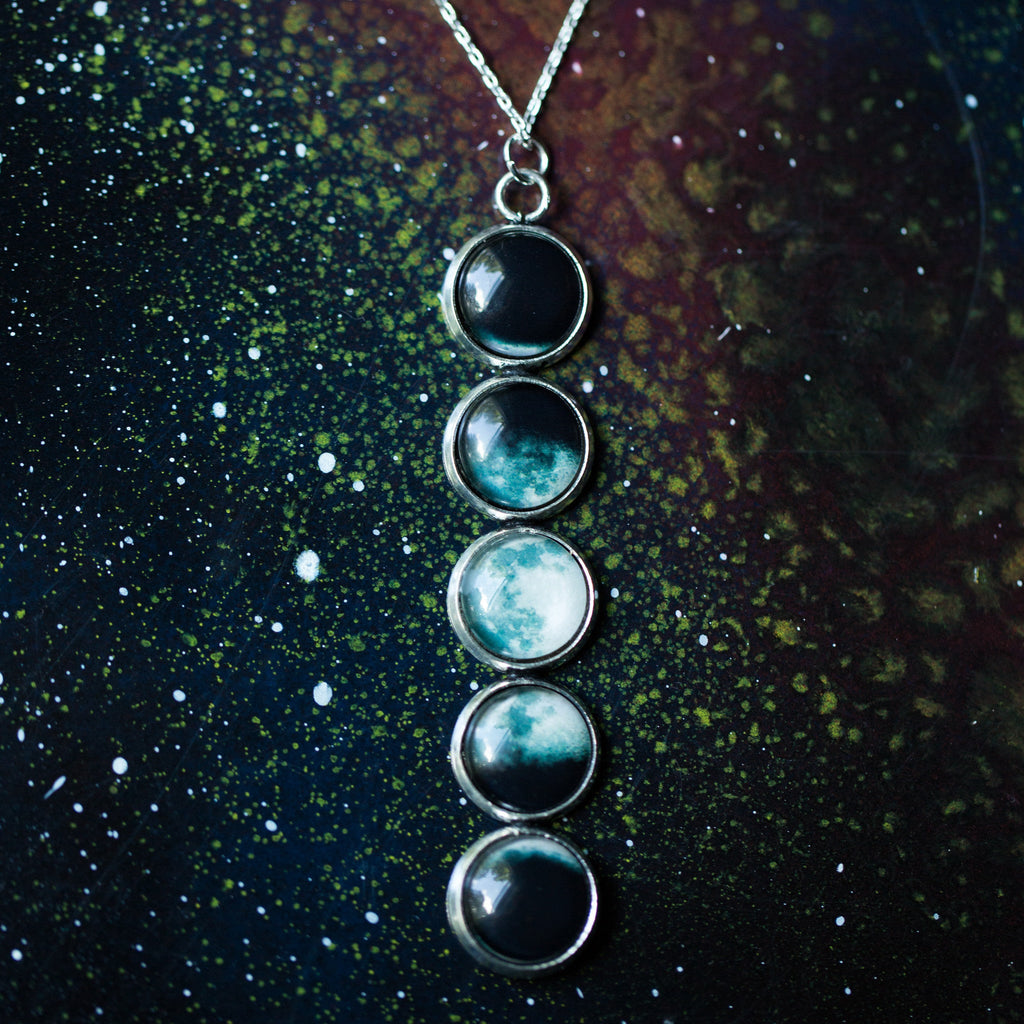 Moon Phase Pendant Necklace in Silver