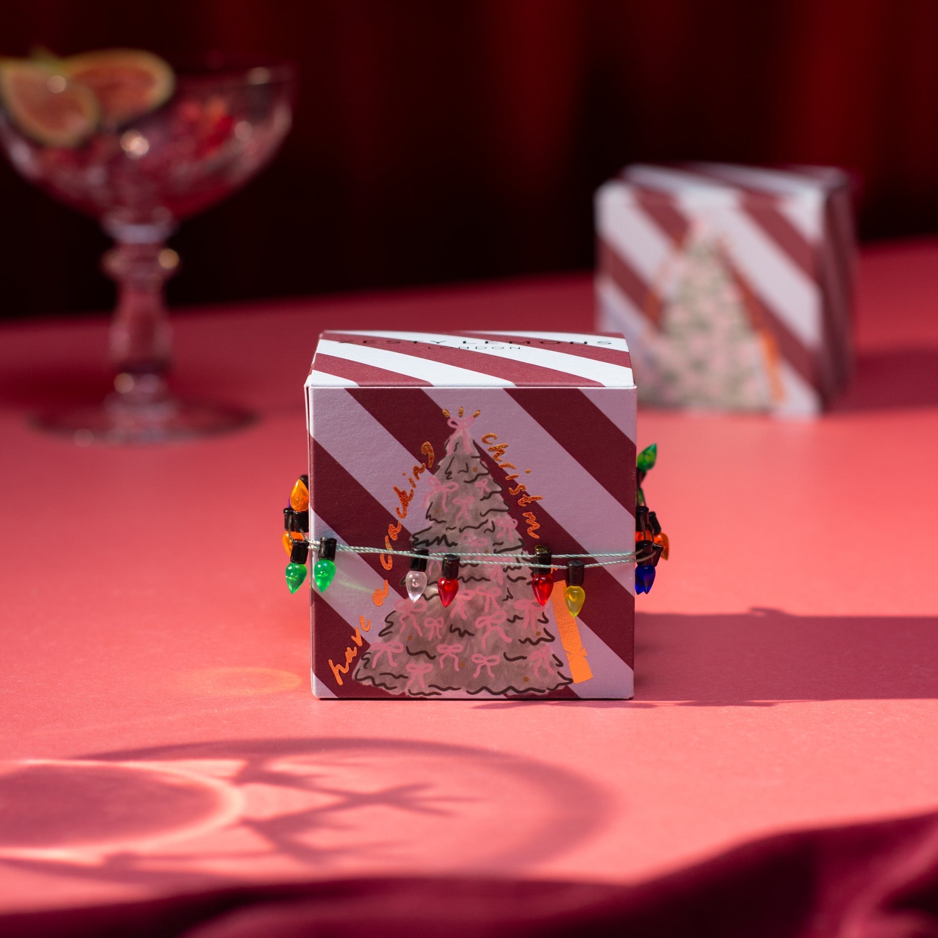 Sparkle Season: Cracking Christmas Tea Lights (Box of 2) - Fireside