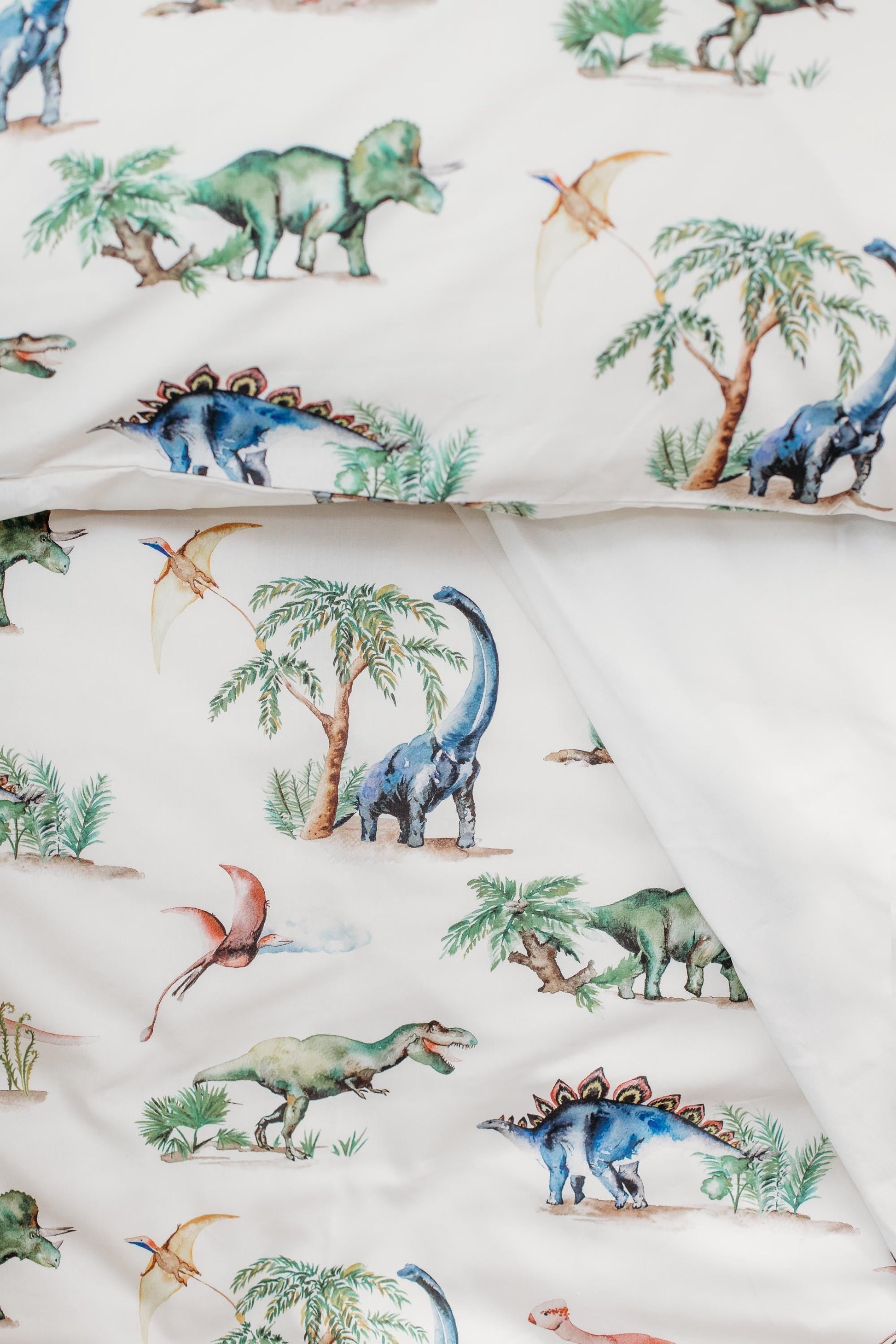 Beautiful Dinosaurs Children's Bedding Set – Dino Themed Bedding for Kids' Room