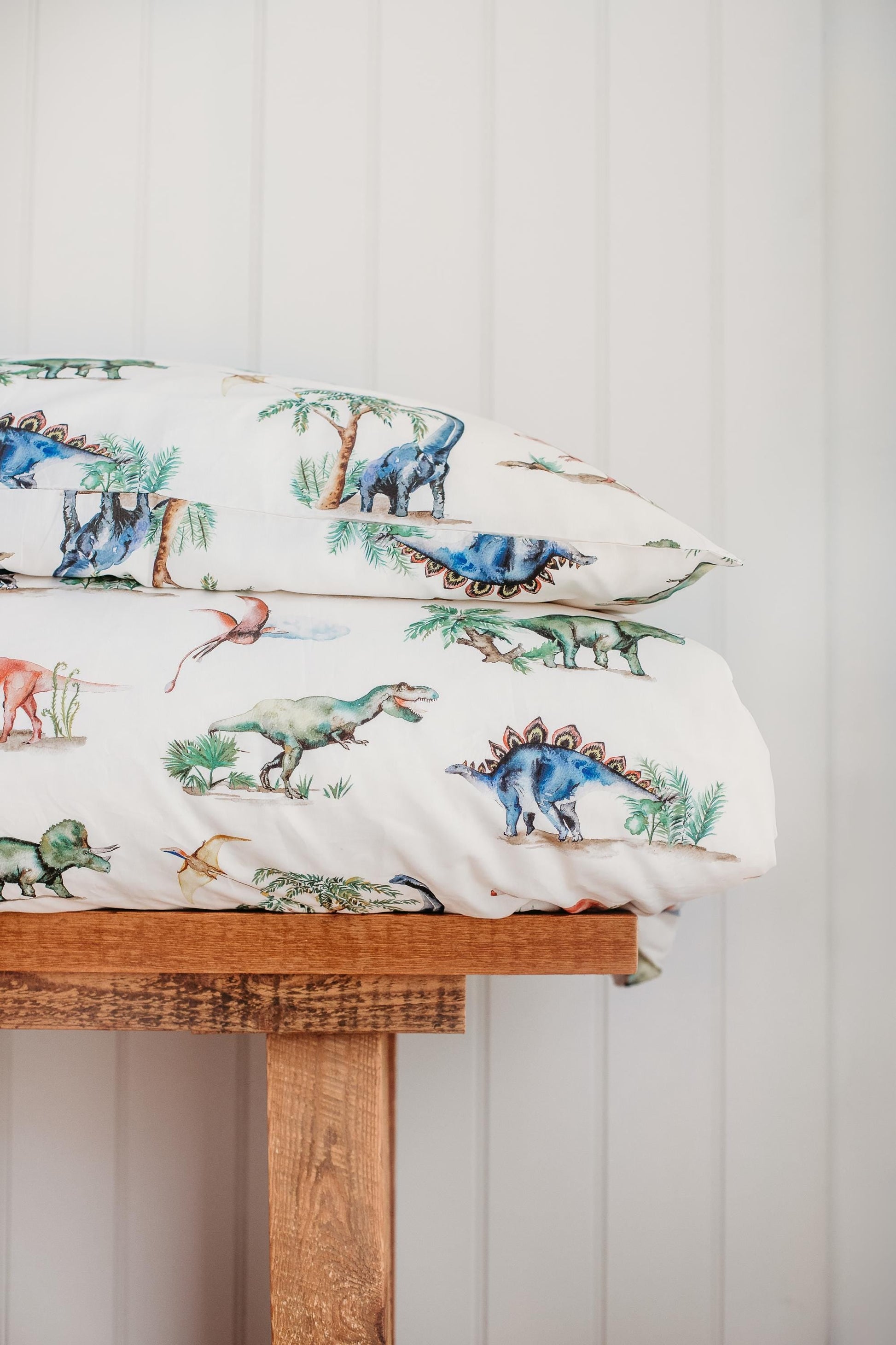 Beautiful Dinosaurs Children's Bedding Set – Dino Themed Bedding for Kids' Room