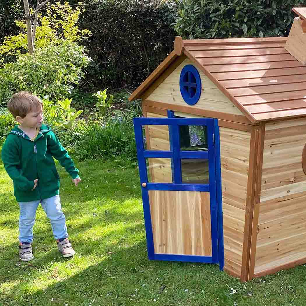 Redwood Lodge Wooden Playhouse – Pre-Painted Fir