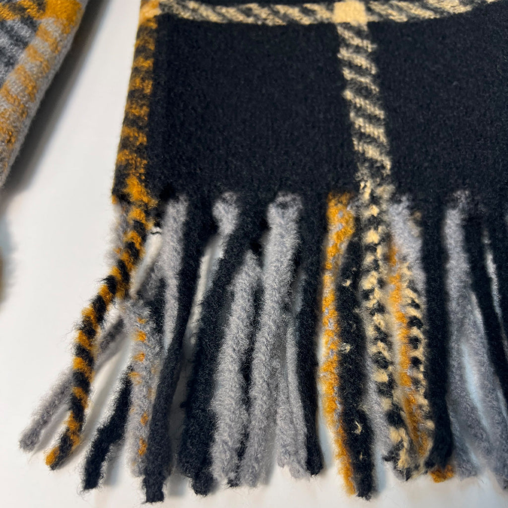 Tartan Scarf in Black and Grey