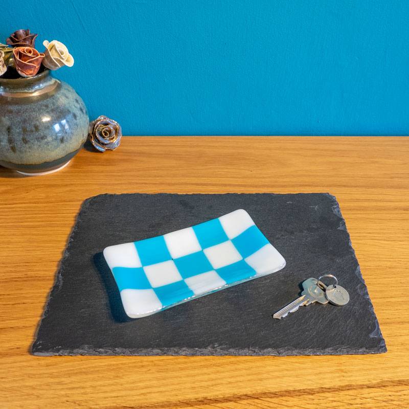 15x8cm Chequered White/Colour Medium Tray - Bullseye Collection