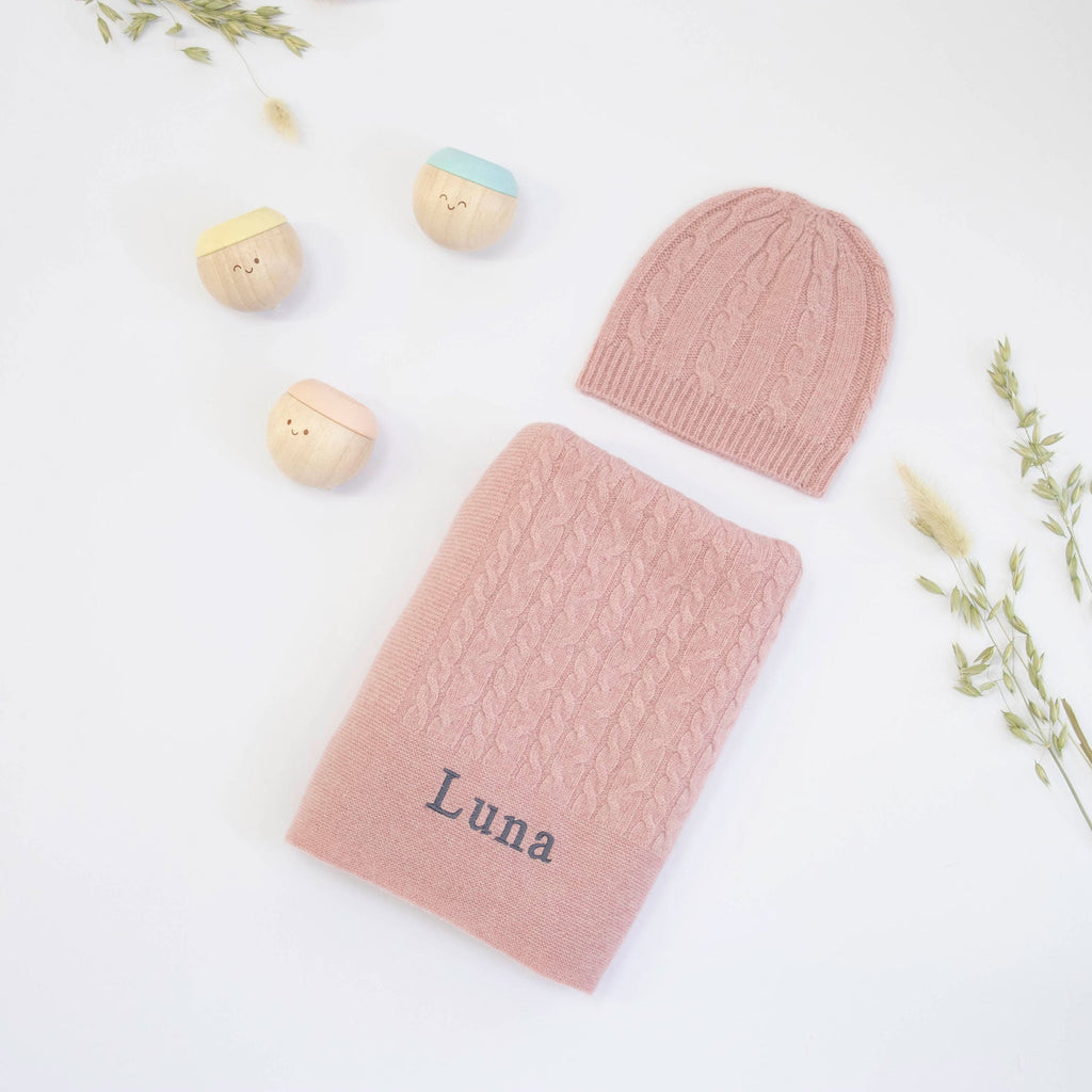 Cable Knit Cashmere Gift Set in Rosewood with Sensory Balls