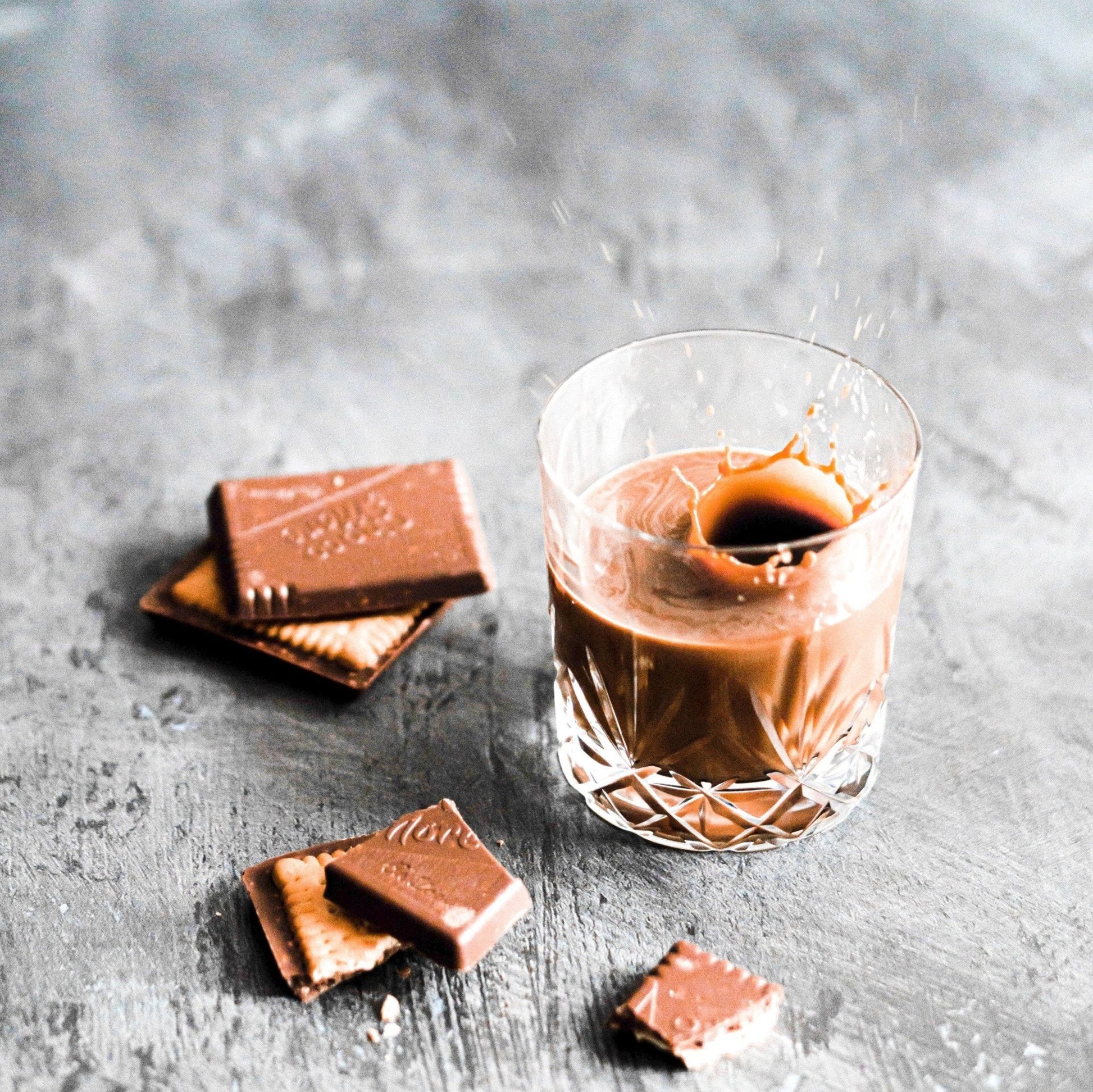 Chocolate Pu'erh Tea with Dark Chocolate Curls