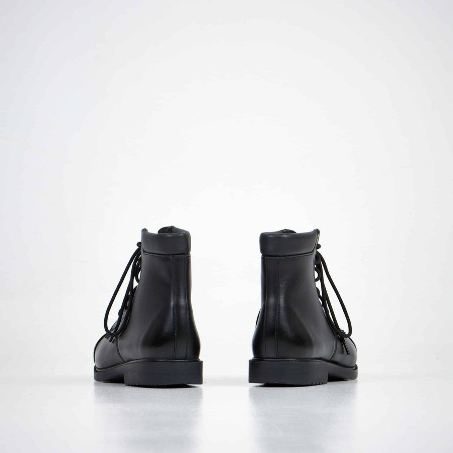 Durable 2787 Black Leather Boots – Stylish & Comfortable by Samelin at www.brixbailey.com