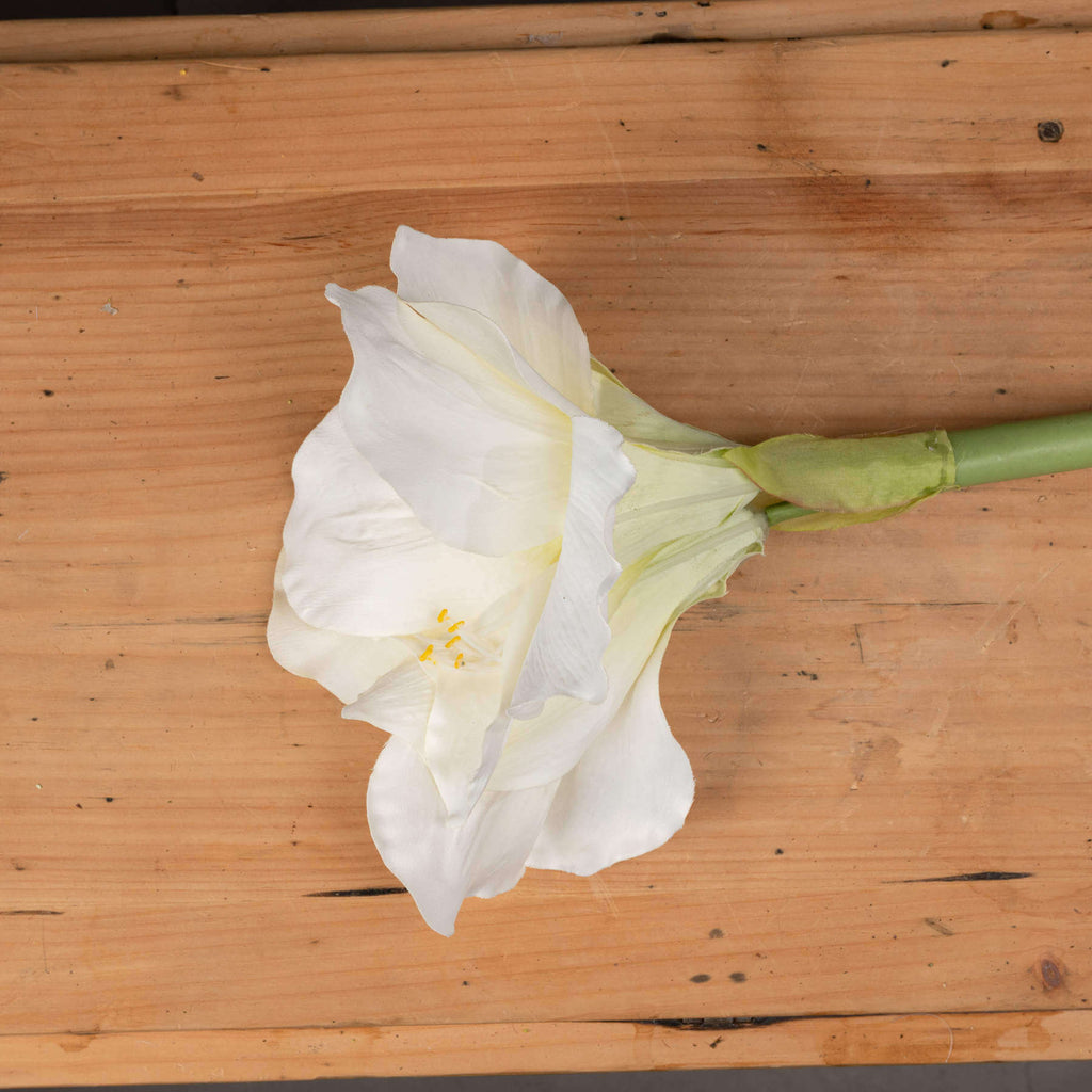 Lifelike white amaryllis artificial flowers, 81cm tall with 2 blooms and 1 bud, durable plastic for lasting elegance by Sostter at brixbailey.com