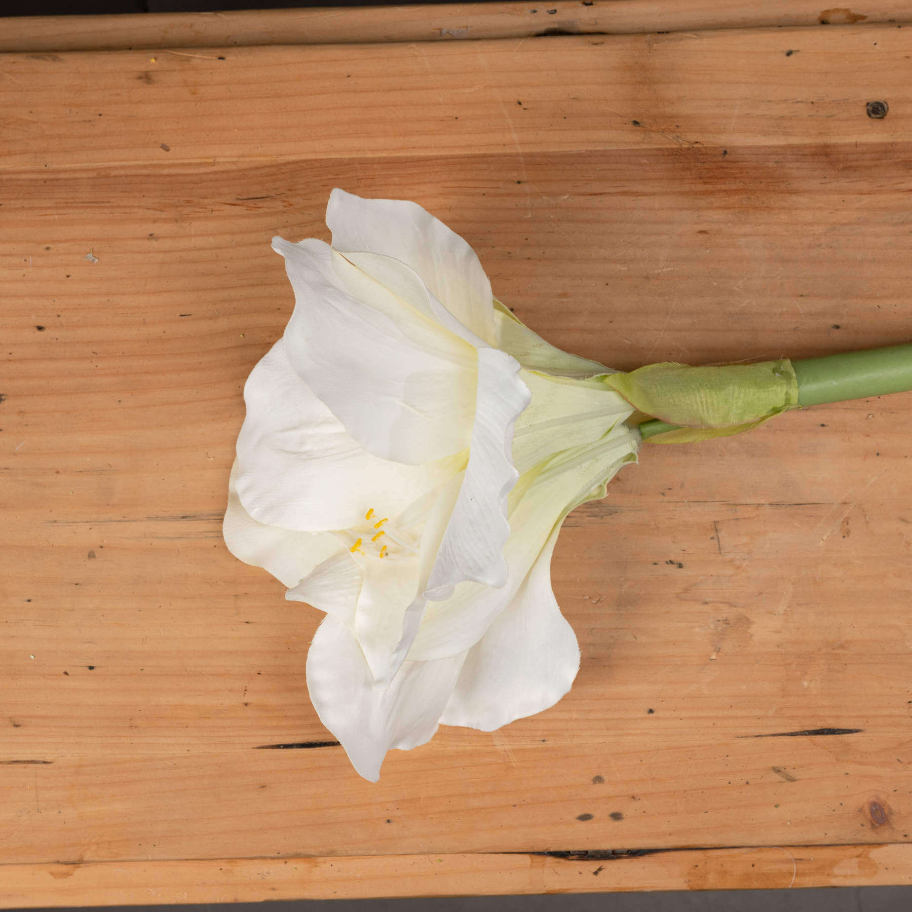 Lifelike white amaryllis artificial flowers, 81cm tall with 2 blooms and 1 bud, durable plastic for lasting elegance by Sostter at brixbailey.com