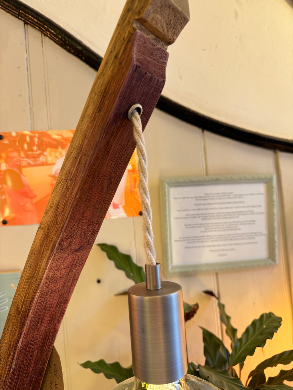 Elegant Curve Stave Table Lamp