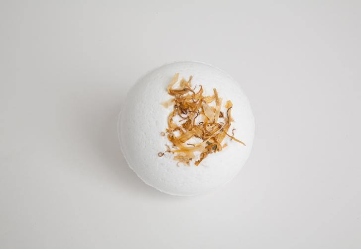 Festive Bath Gift Set with Natural Bath Bombs