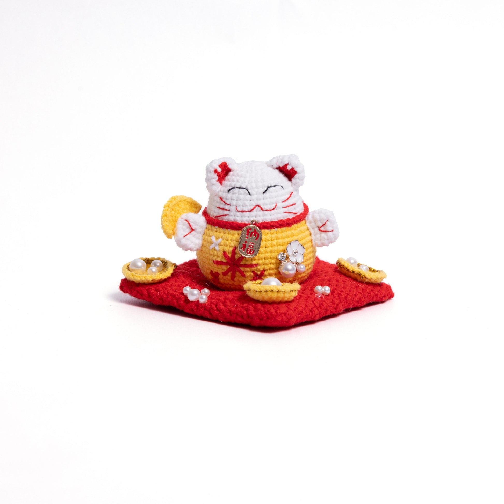 Fortune Feline Family: Adorable Lucky Cat Crochet Collection