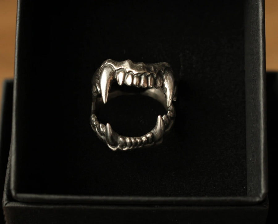 Predator Jaws Double Ring - Silver