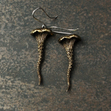 Shoomtacle Earrings - Brass