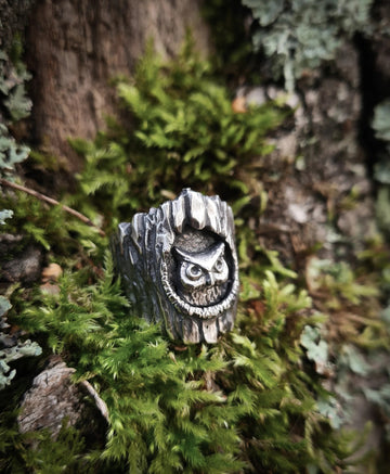 Tree Hollow Ring with an Owl - Silver