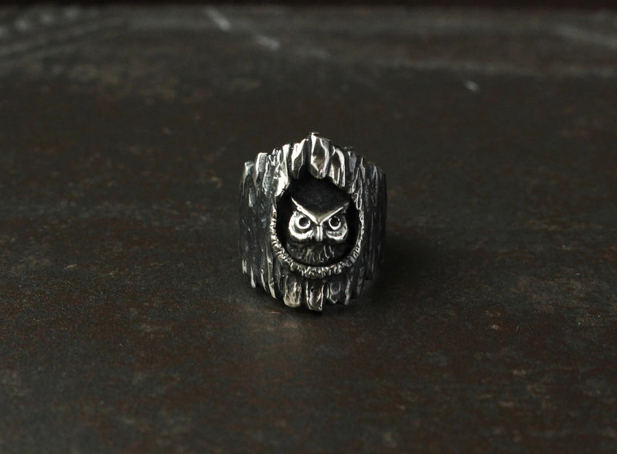 Tree Hollow Ring with an Owl - Silver