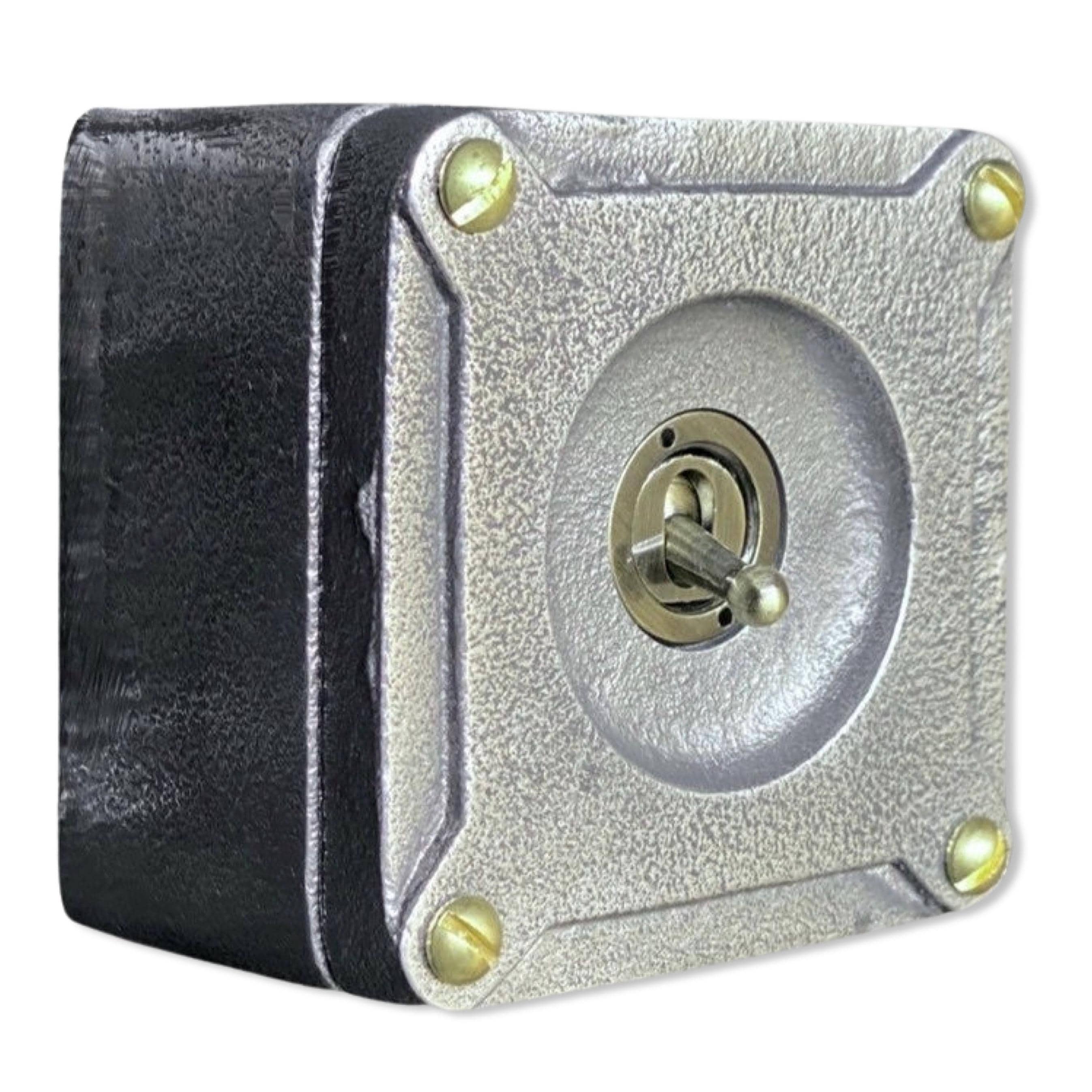 Single Gang 2 Way Conduit Surface Mounting Light Switch Solid Cast Met ...