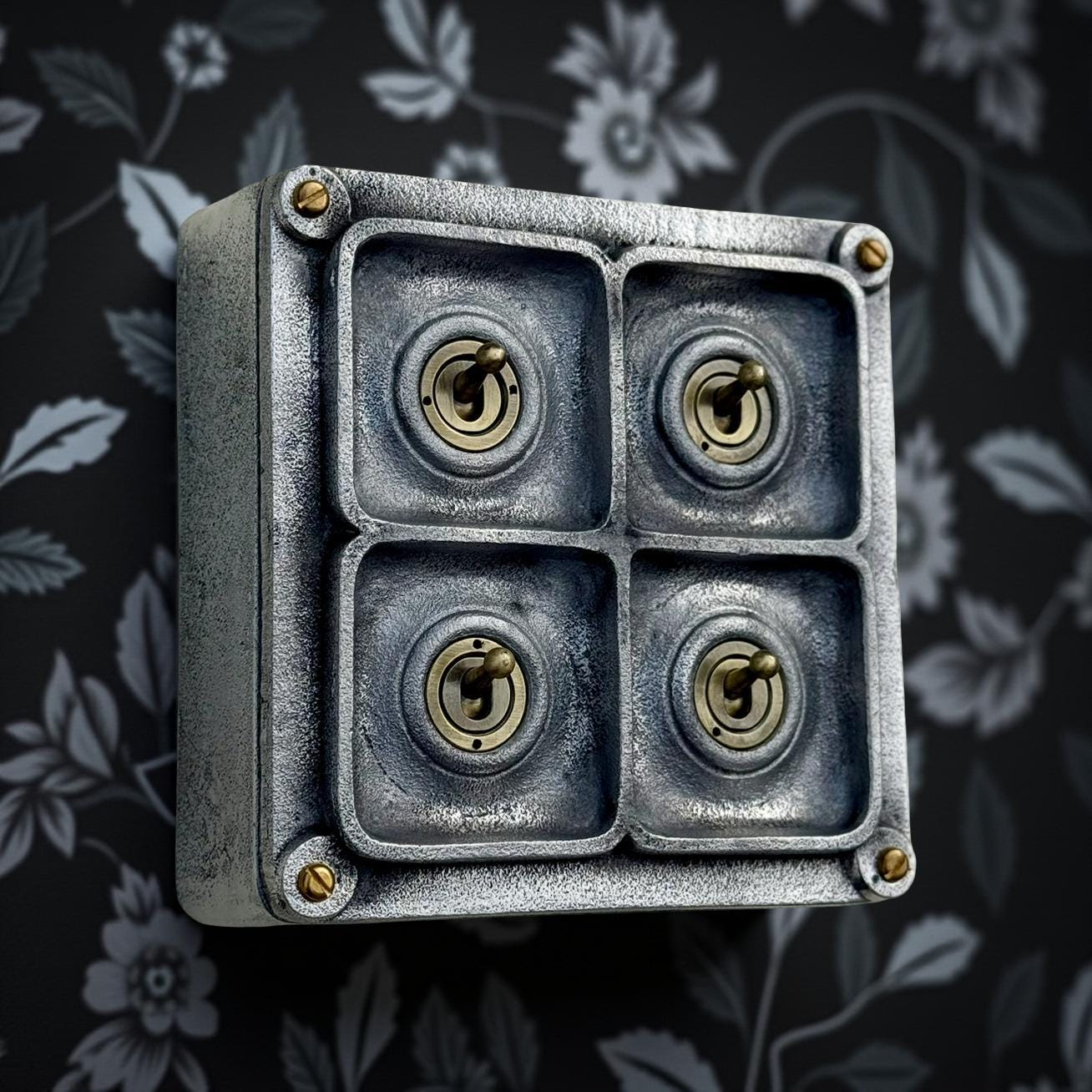 4 Gang 2 Way Solid Cast Metal Conduit Light Switch Industrial