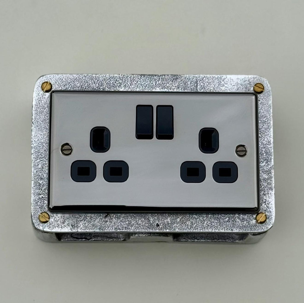 Mirror Finish Switched 13A Double Socket 230V 2 Gang 2G Socket Cast Metal Conduit Switch Industrial