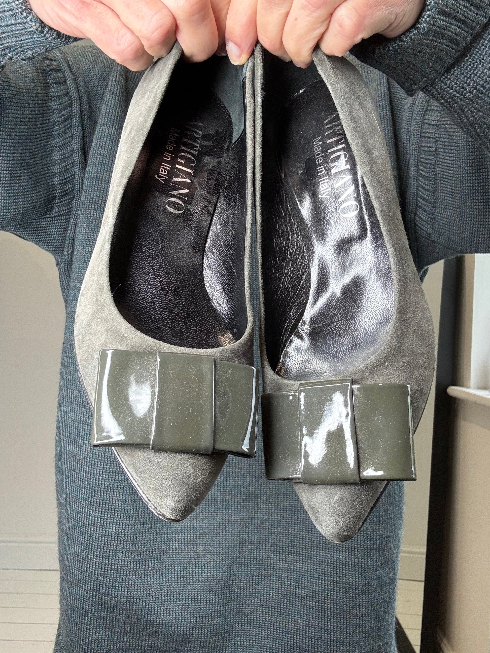 Grey Suede and Patent Kitten Heel Pumps with Bow Detail
