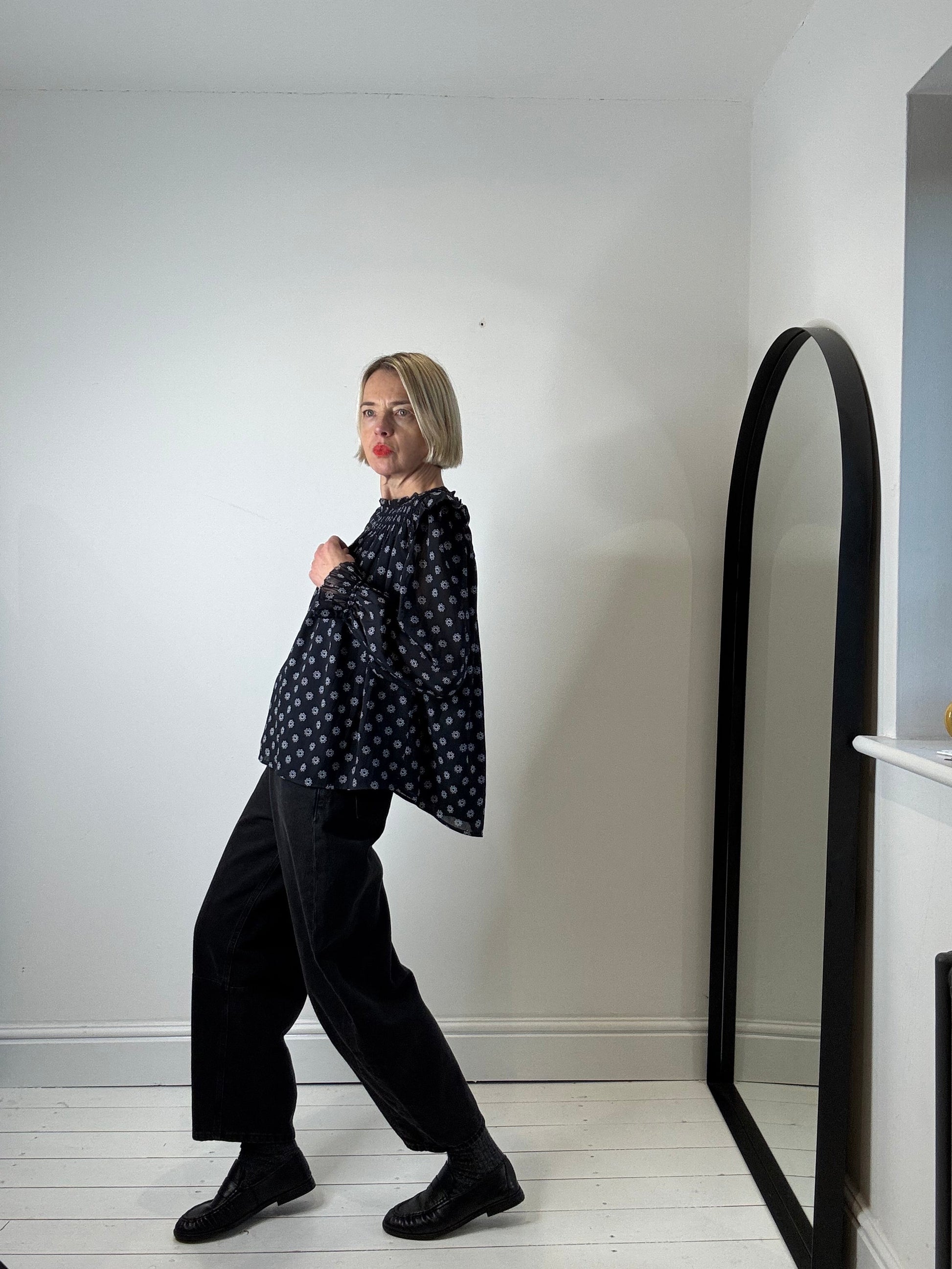 Interstellar Barrel Leg Jeans in Black