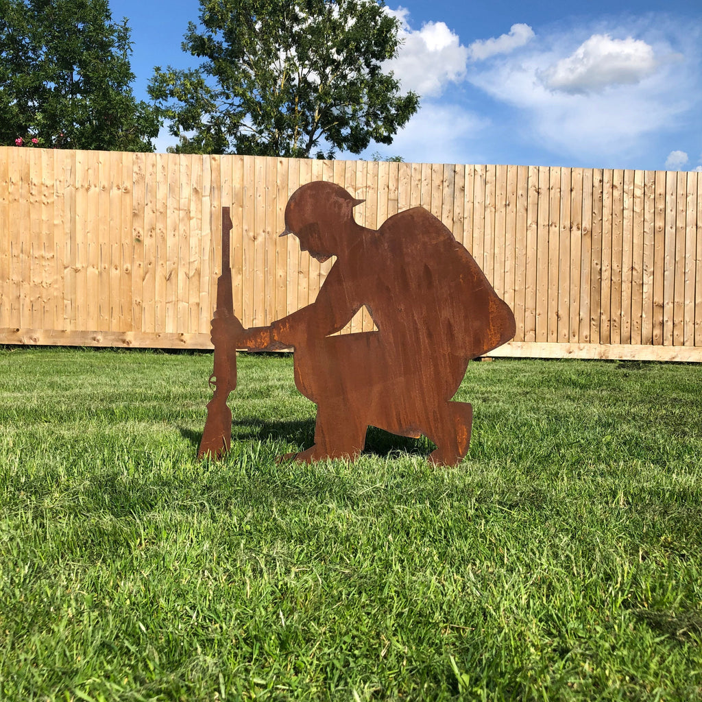 Rusty Metal Kneeling Soldier Garden Decoration