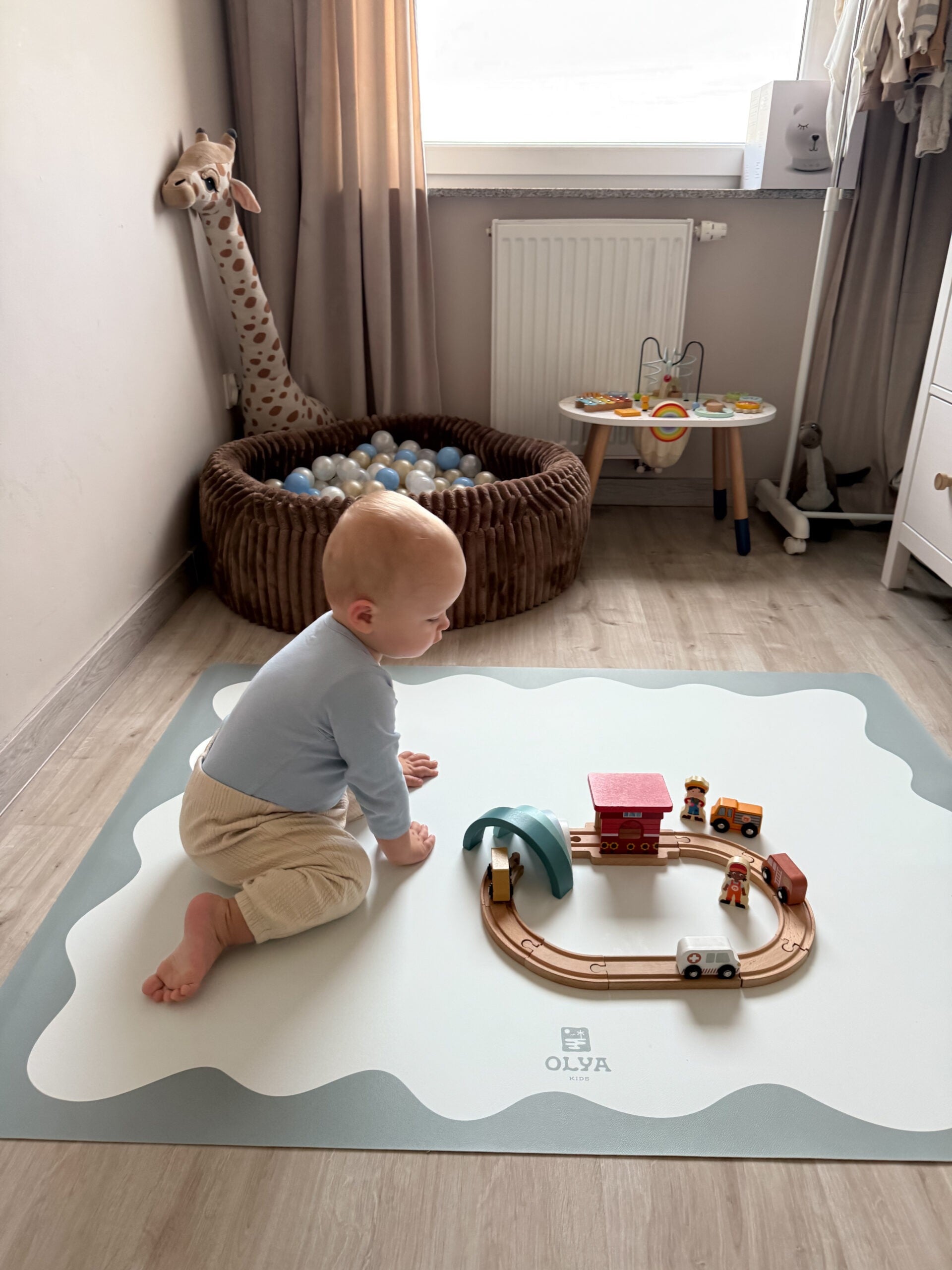 Kids Mealtime Floor Mat, Non-Slip & Waterproof - Blue Frame