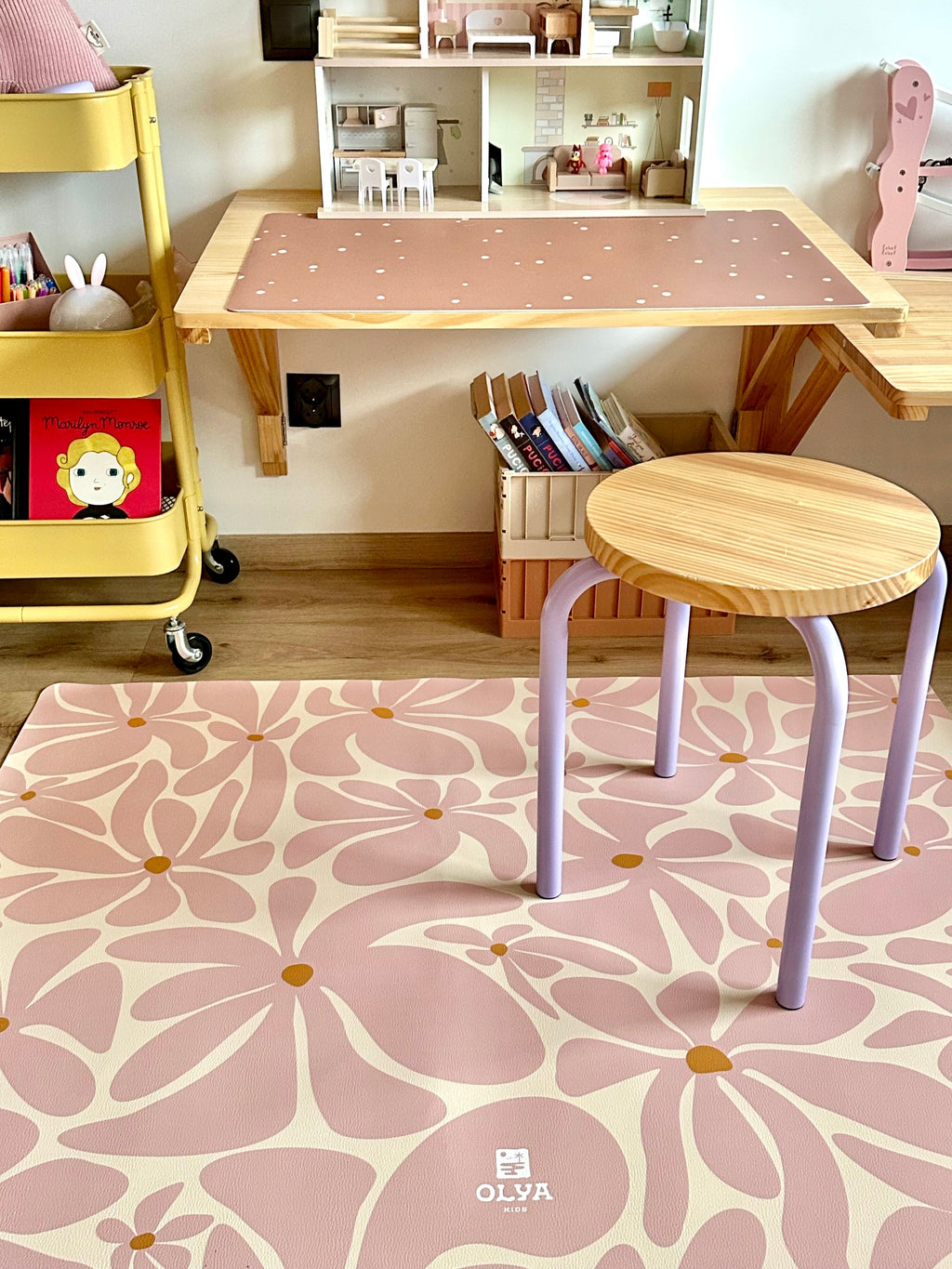 Kids Mealtime Floor Mat, Non-Slip & Waterproof - Daisy Pink