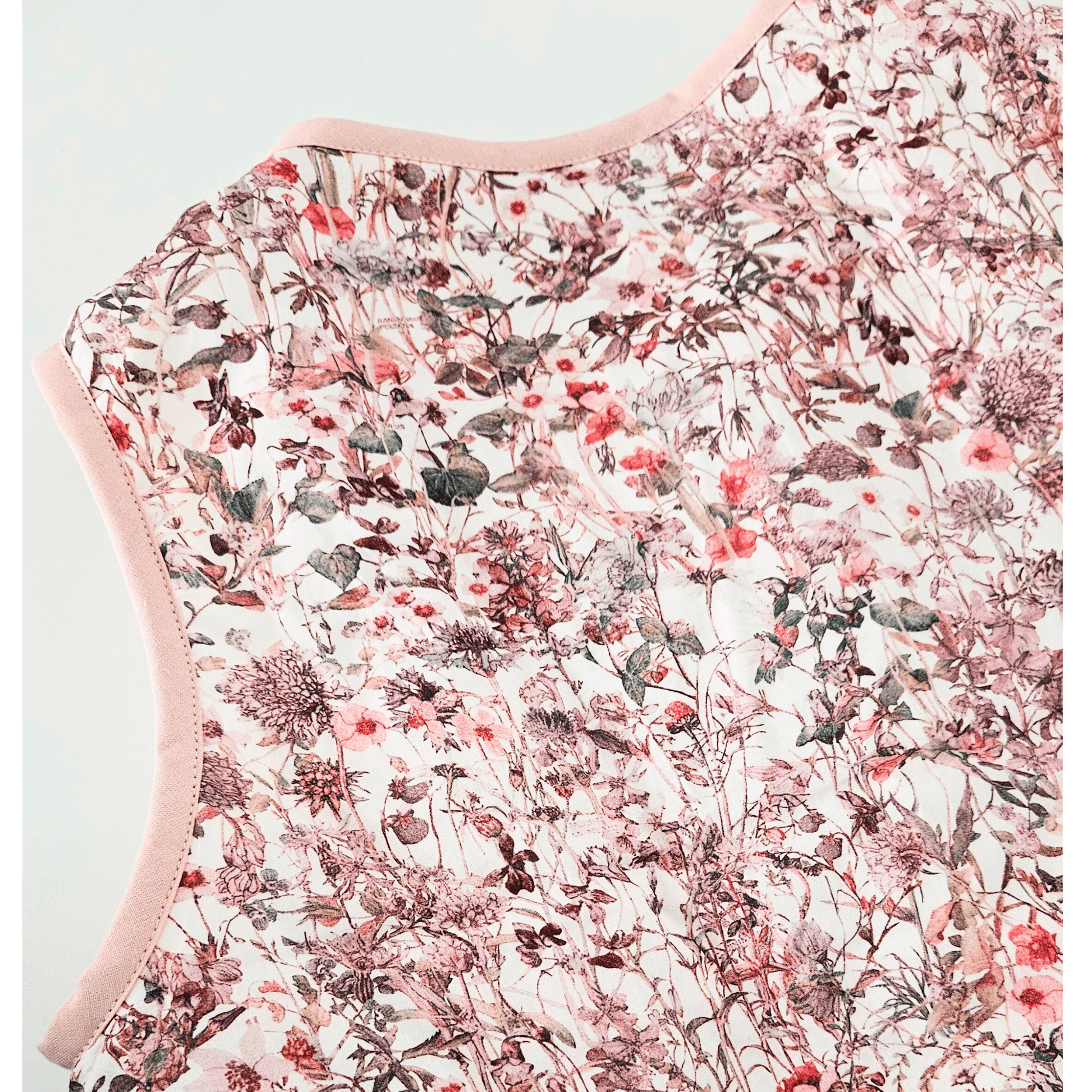 Rosablomst Rather Splendid Vest