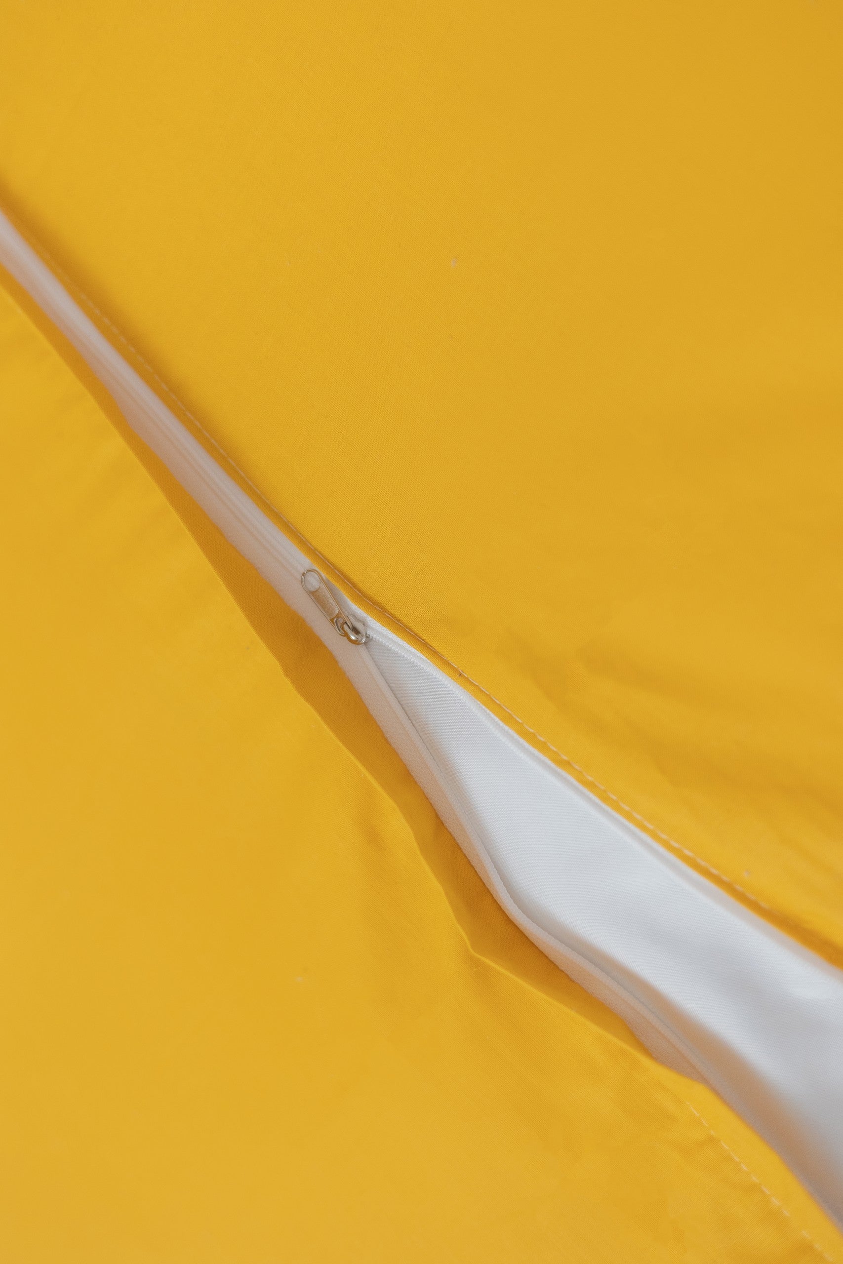 Large Cocoon "Sunny Spark"