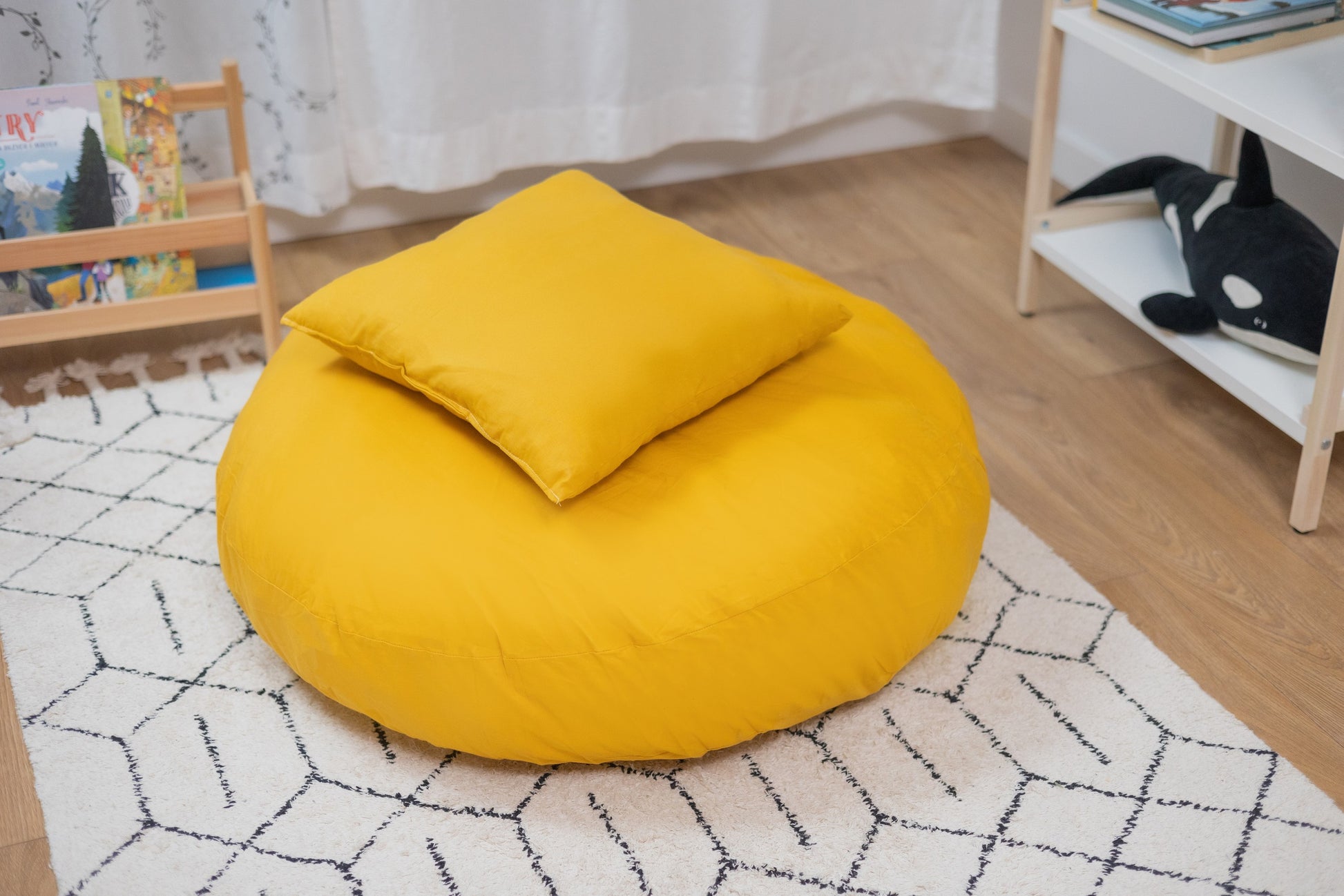 Large Cocoon "Sunny Spark"