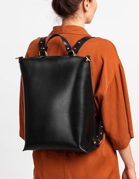Stella Soomlais Leather Backpack – Adaptable & Eco-Friendly – Söstter