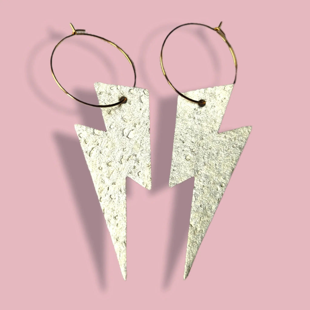 Metallic gold cork lightning bolt hoop earrings