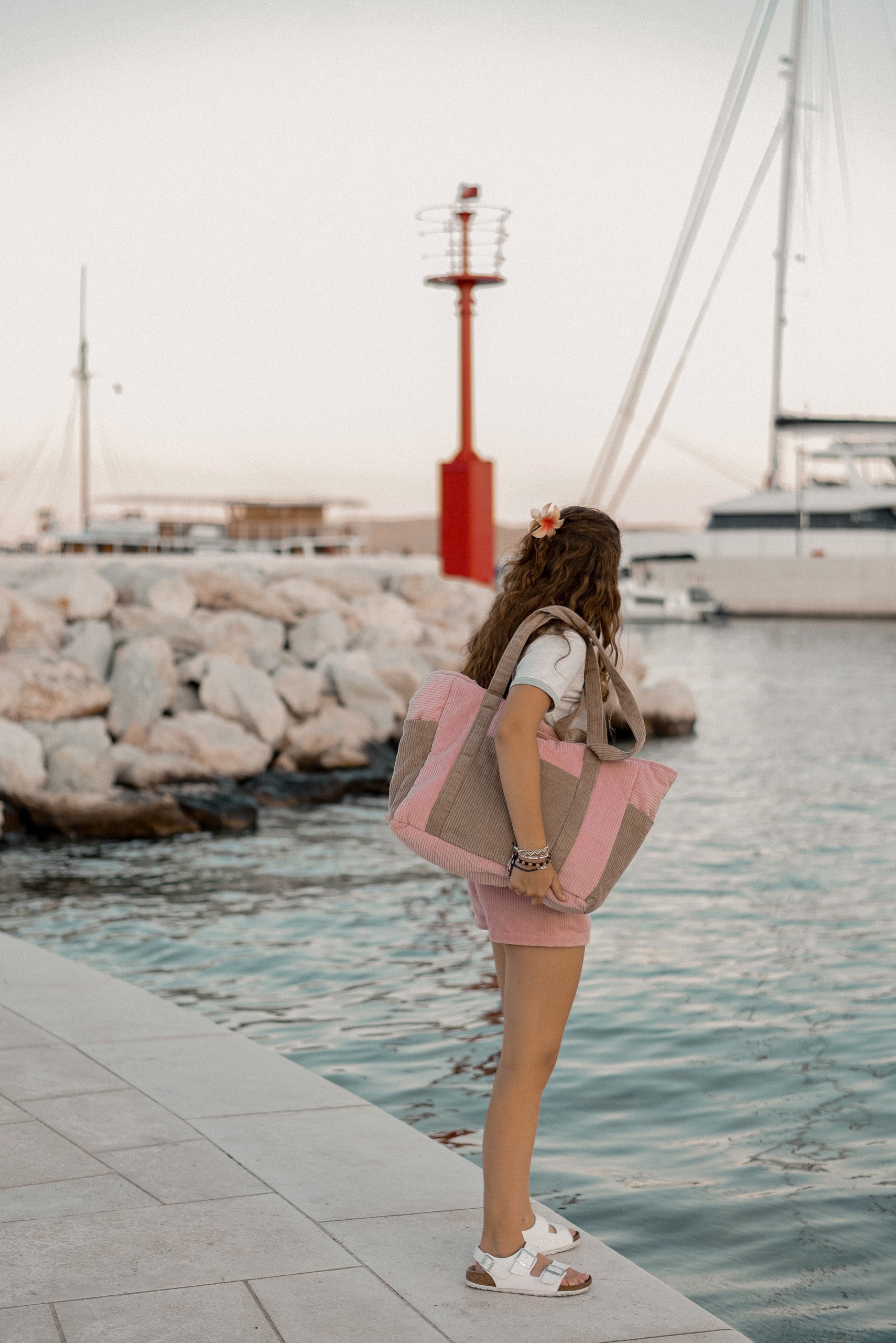 bold pink coffee weekender bag with velvet texture and sleek zipper, ready for adventure