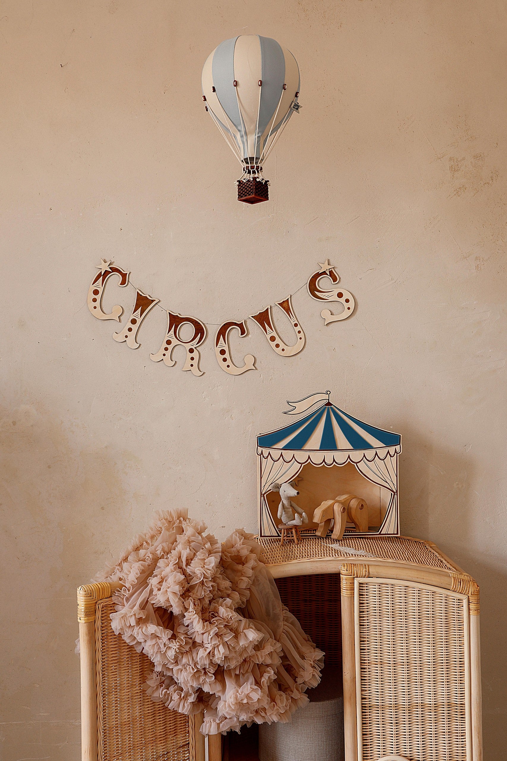 Wooden Wall Garland CIRCUS