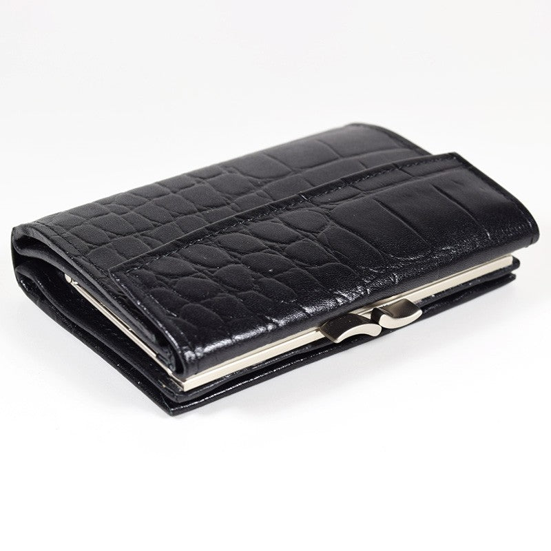 Handcrafted Estonian Leather Wallet – Durable & Stylish by Papillon at www.brixbailey.com