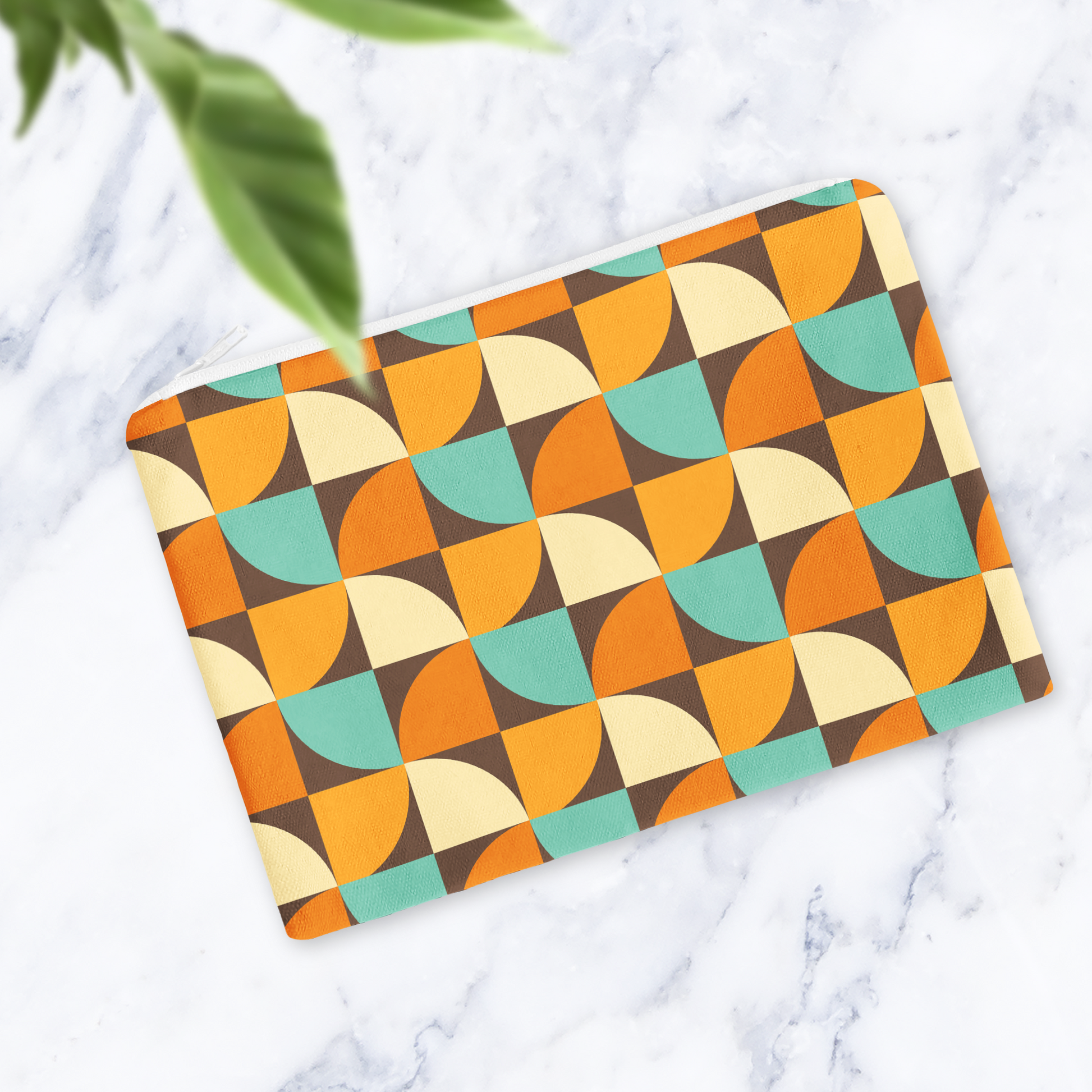 Retro Orange Geometric Makeup Bag – 70s Style Zipper Pouch