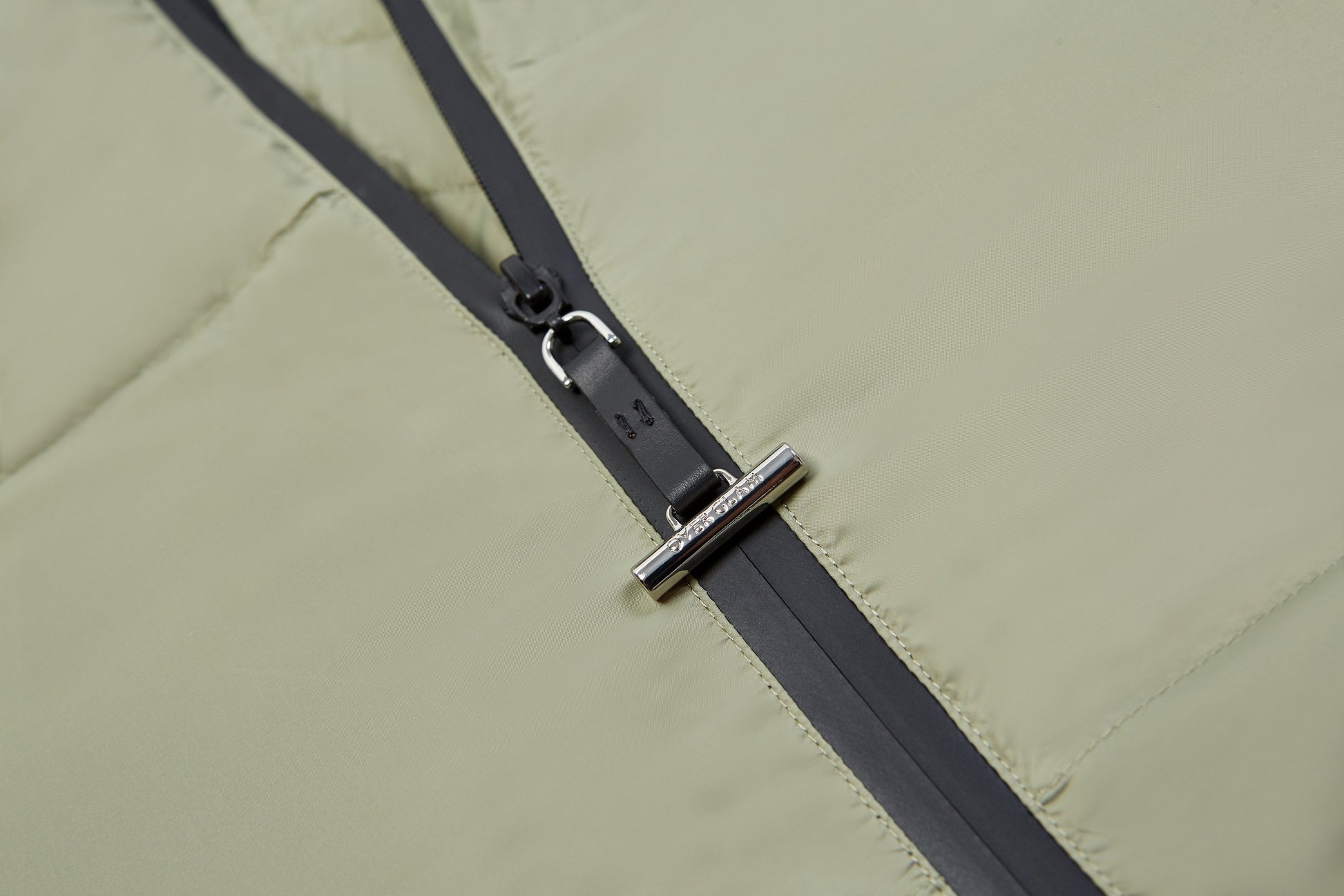 Green Zip Up Puffer Ski Jacket with Hood