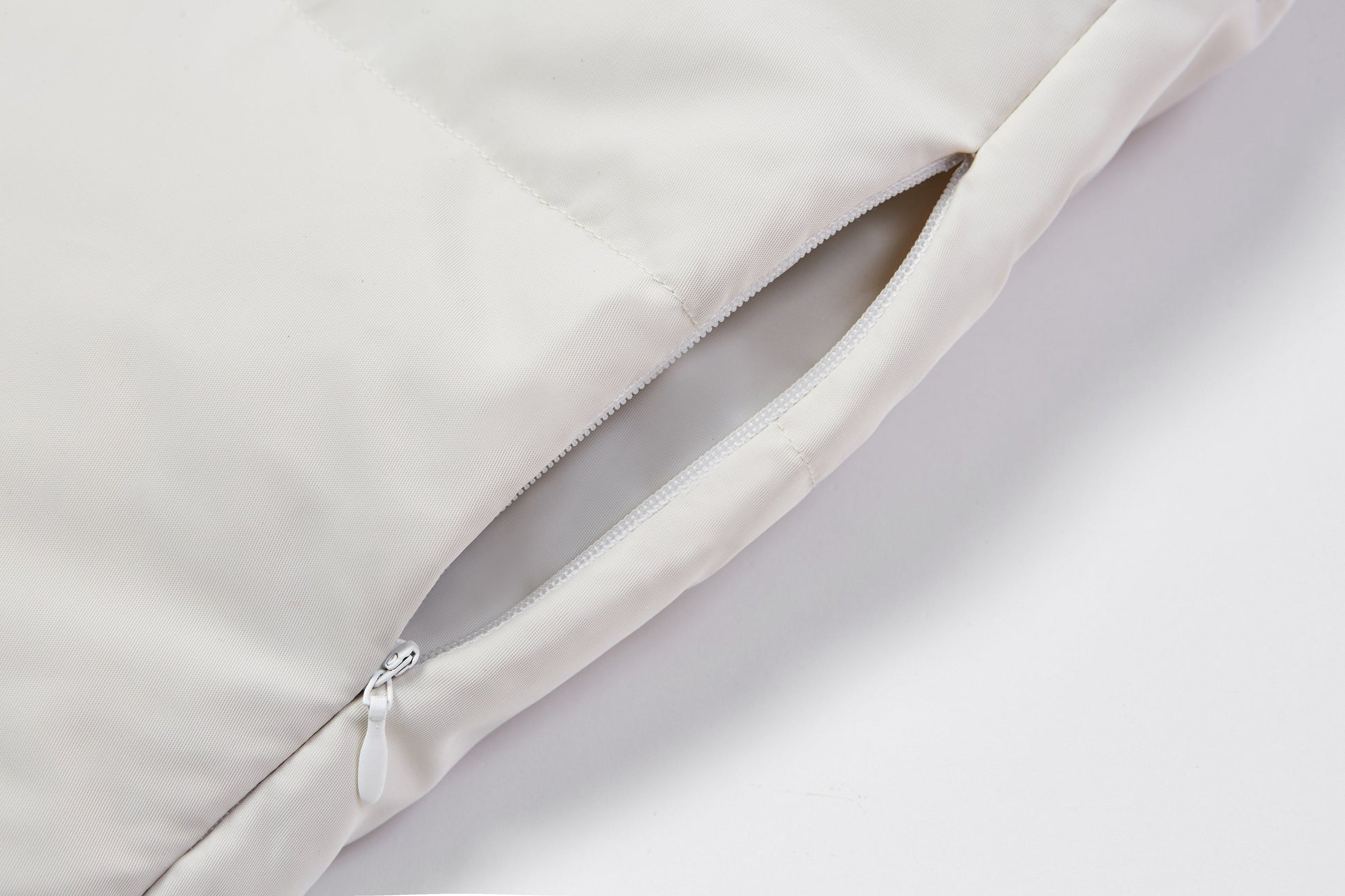 White Zip Up Puffer Ski Jacket