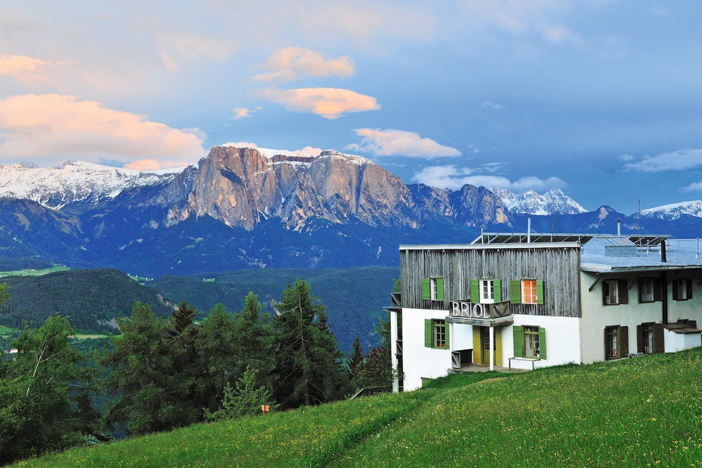 Remote Places to Stay Guidebook