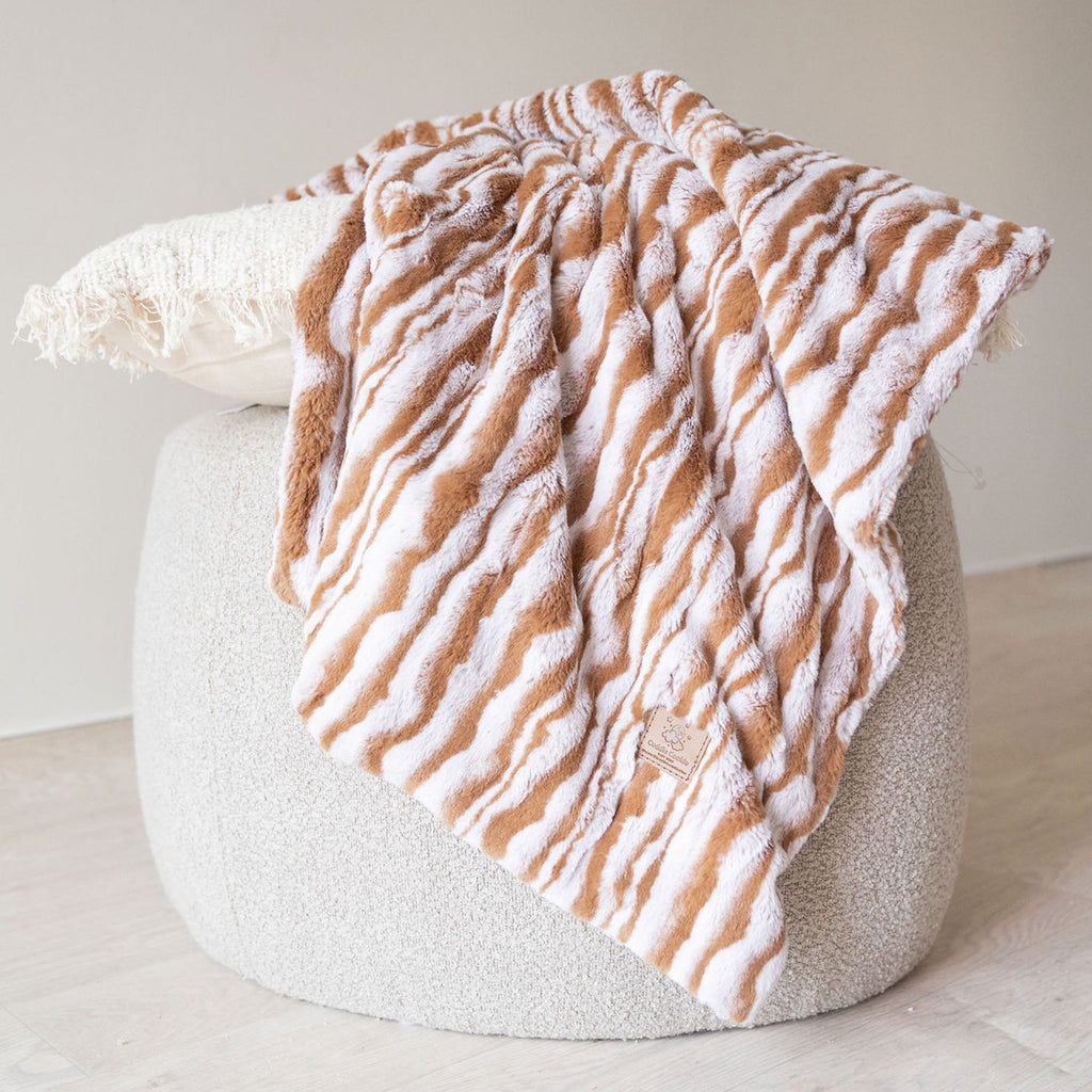 Luxury Tan Wavy Fur Blanket