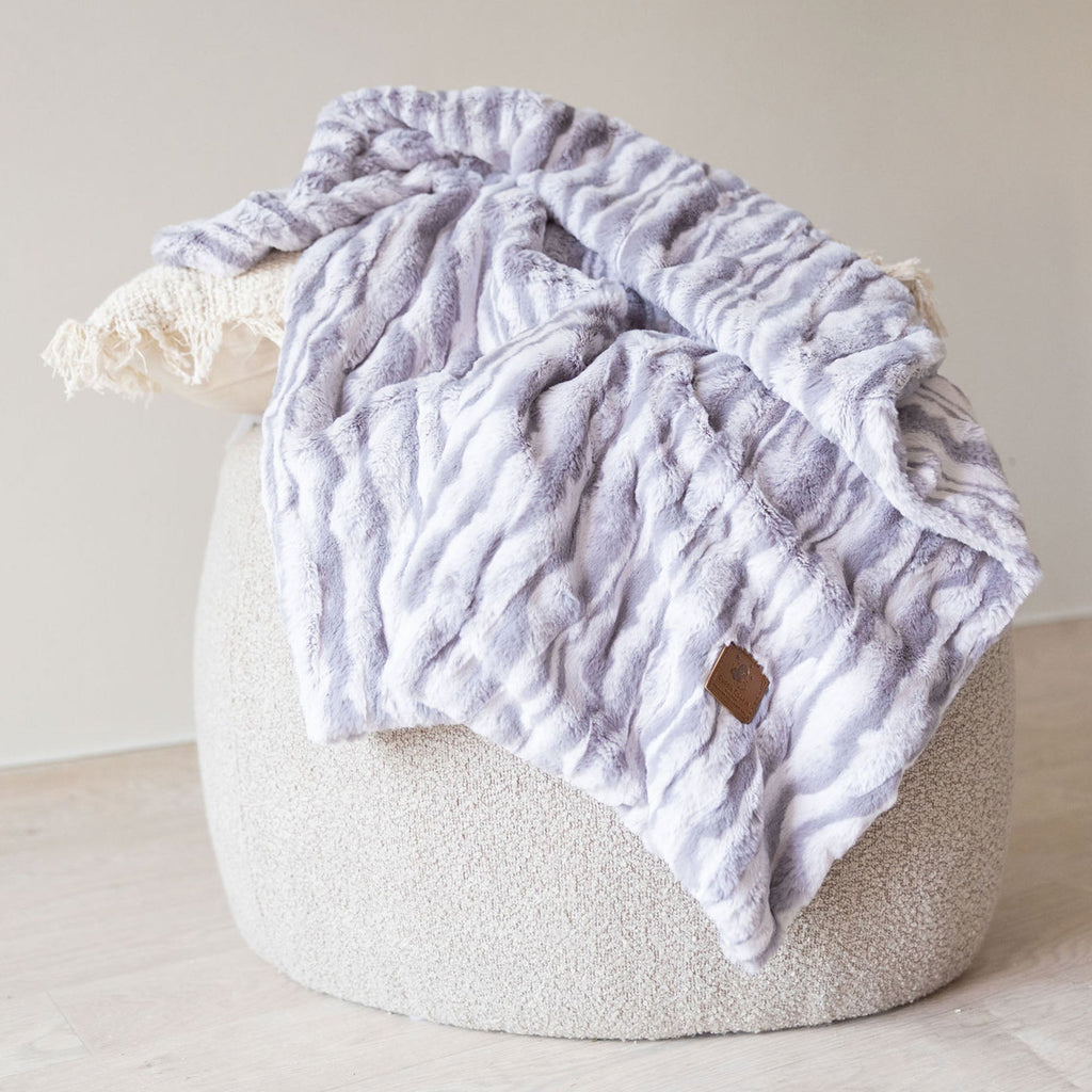 Luxury Grey Wavy Fur Blanket