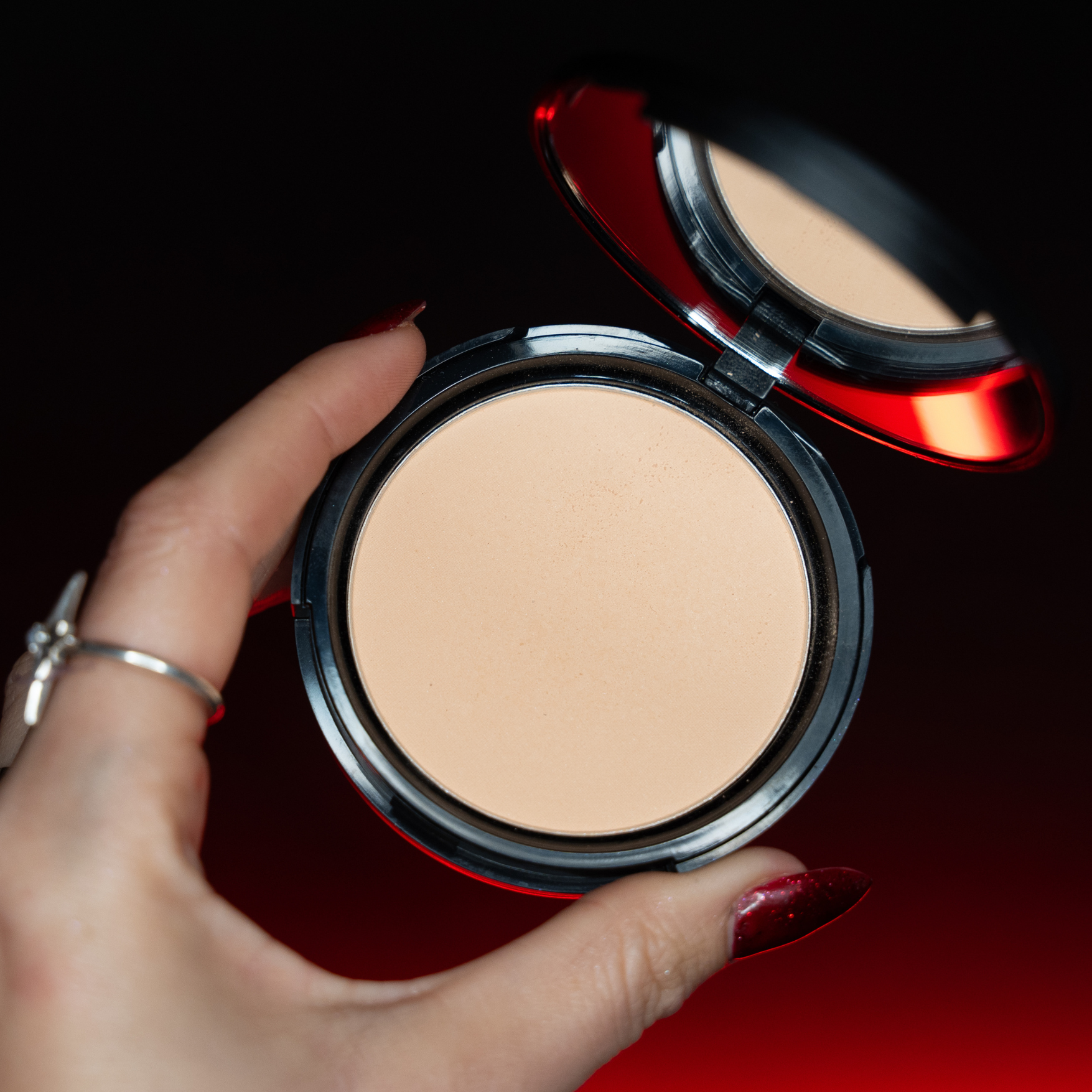 Smooth and Set Brightening Powder in Peach
