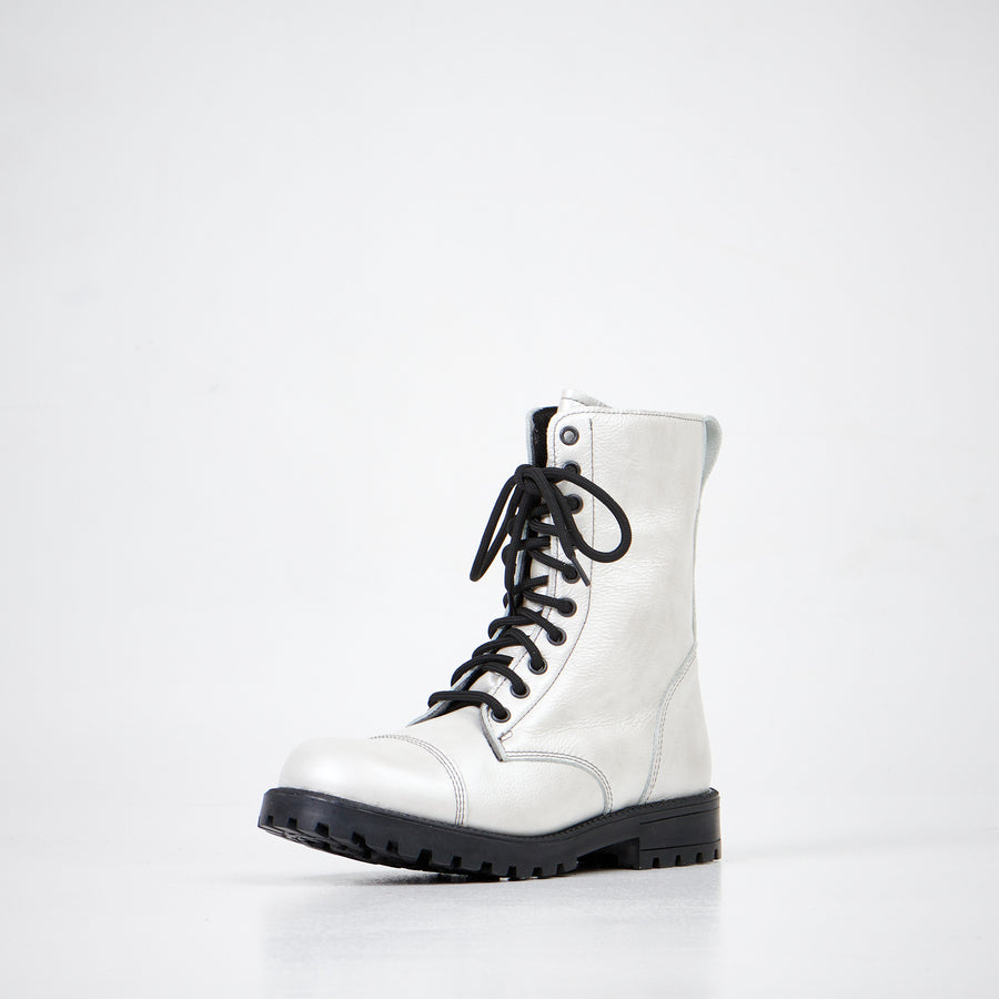 511 Bianco Leather Boots – Stylish & Durable Year-Round Wear by Samelin at www.brixbailey.com