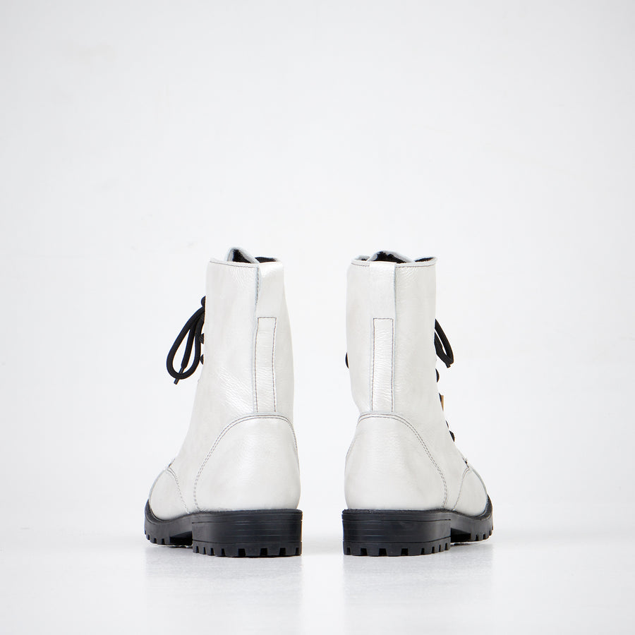 511 Bianco Leather Boots – Stylish, Durable & Comfortable by Samelin at www.brixbailey.com