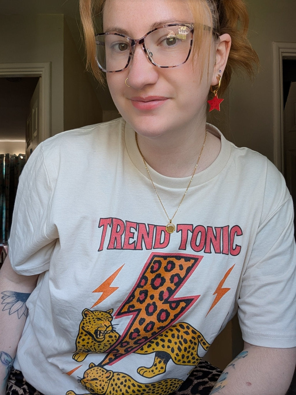 Red and gold mini star cork charms