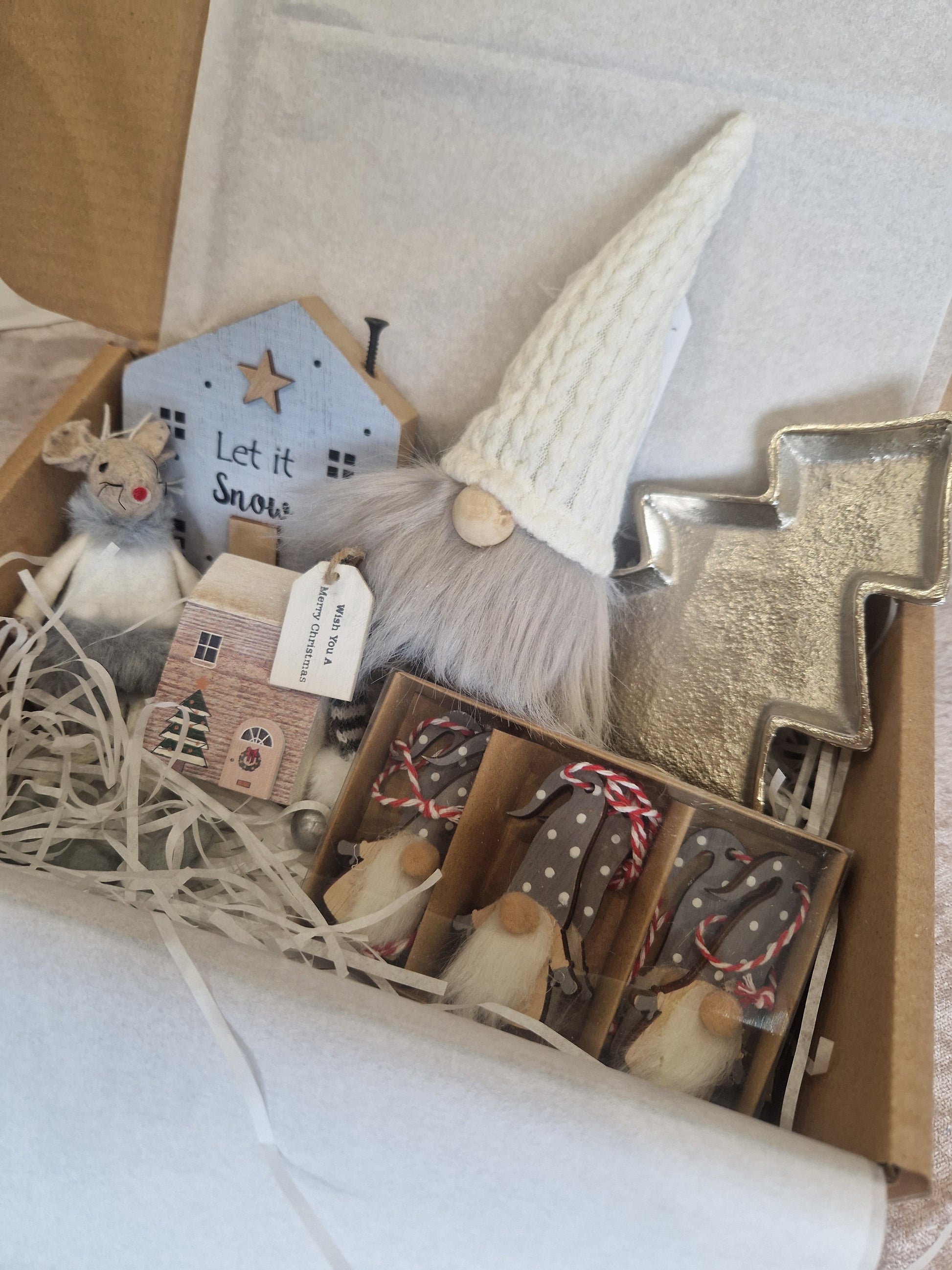 Cosy Silver Gift Box with Festive Decorations